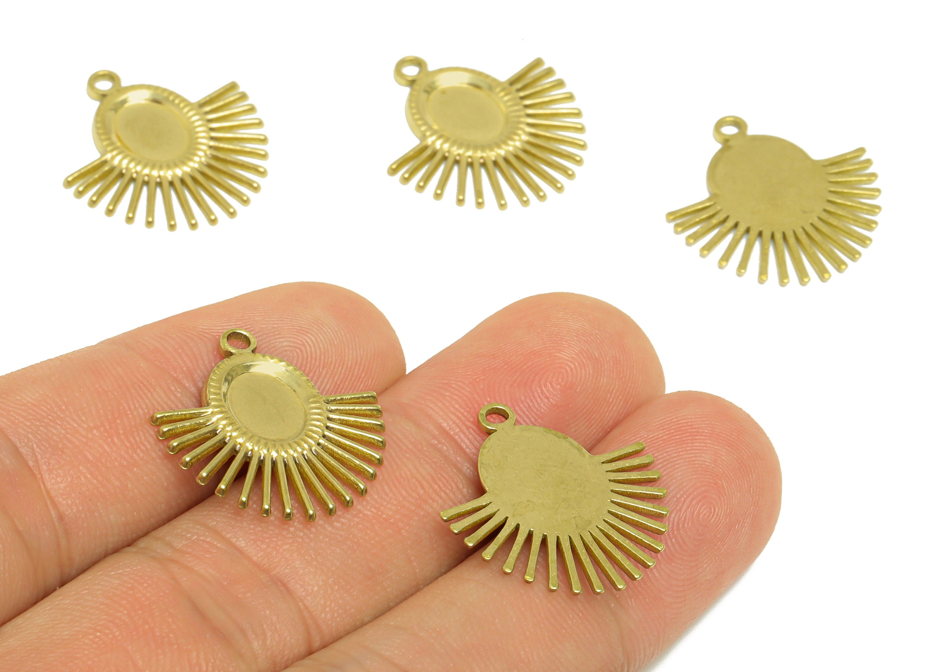 Brass Oval Earring Charm- Raw Brass Sun Antique Vintage Charm - Brass Sunshine Pendant For Diamond - For Necklace - 21.1x20.2x1mm - PP10170 - DOMEDBAZAAR