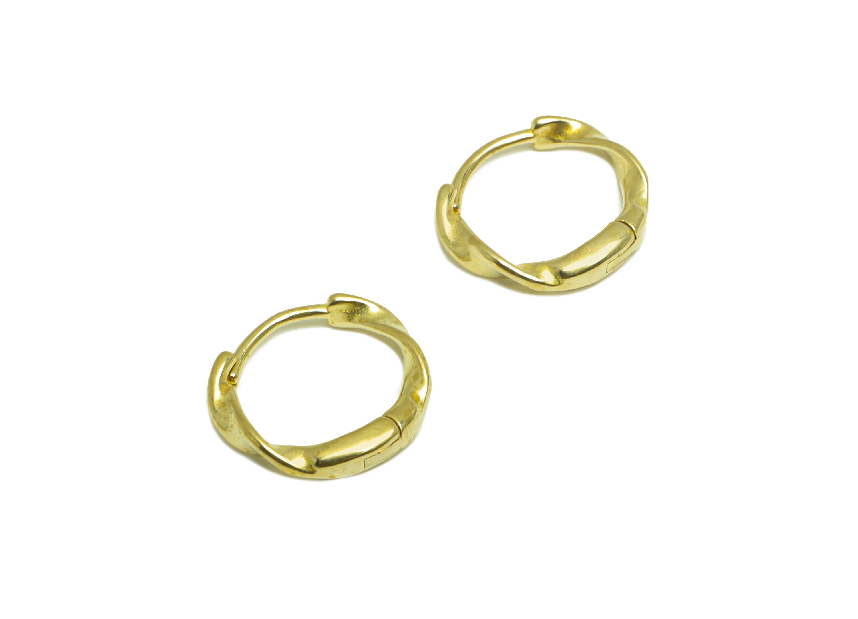 Brass Twisted Huggie Hoop Earring - Raw Brass Wavy Circle Hoop Earring - Brass Minimalist Huggie Hoop Clasp Earring - 14.14x13x2mm - PP10144 - DOMEDBAZAAR