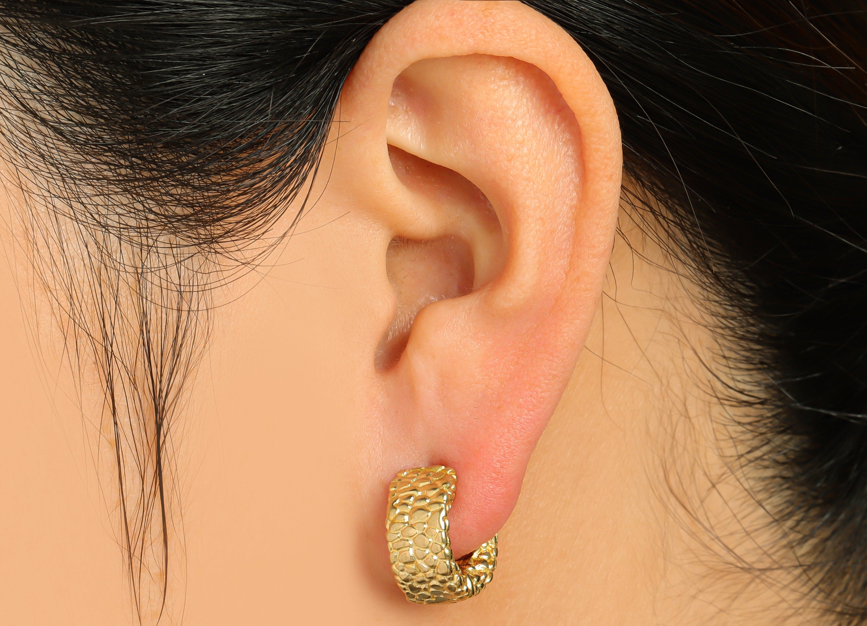 Brass Thick Huggie Hoop Earring - Raw Brass Hammered Hoop Earring - Textured Hoop Huggie Earring - Thick Huggie Earring - 15x14x7mm -PP10046 - DOMEDBAZAAR