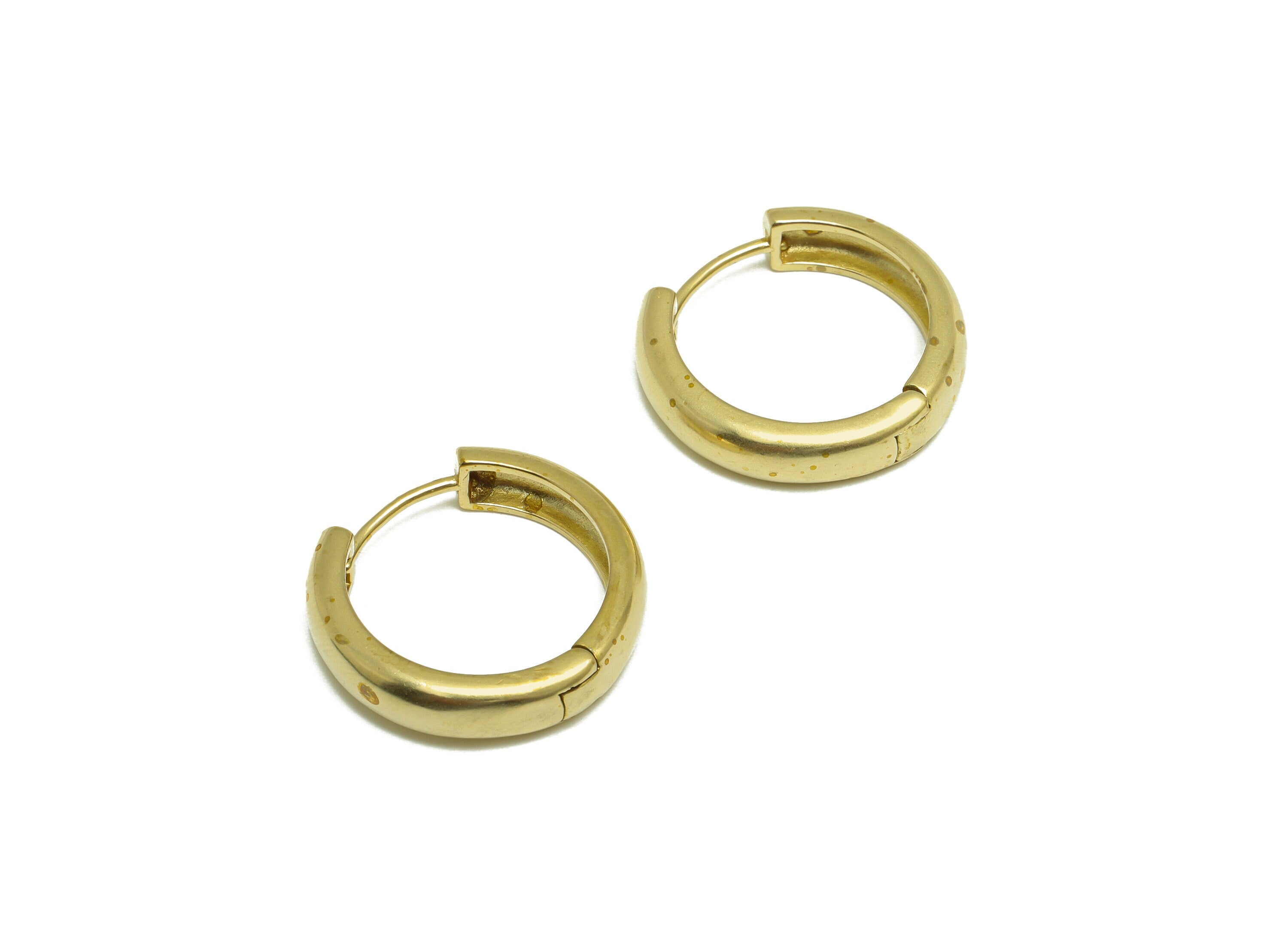 Brass Huggie Hoop Earring - Raw Brass Hoop Round Earring - Brass Minimalist Hoop Huggie Earring - Huggie Clasp Earring - 22x20x4mm - PP10147 - DOMEDBAZAAR
