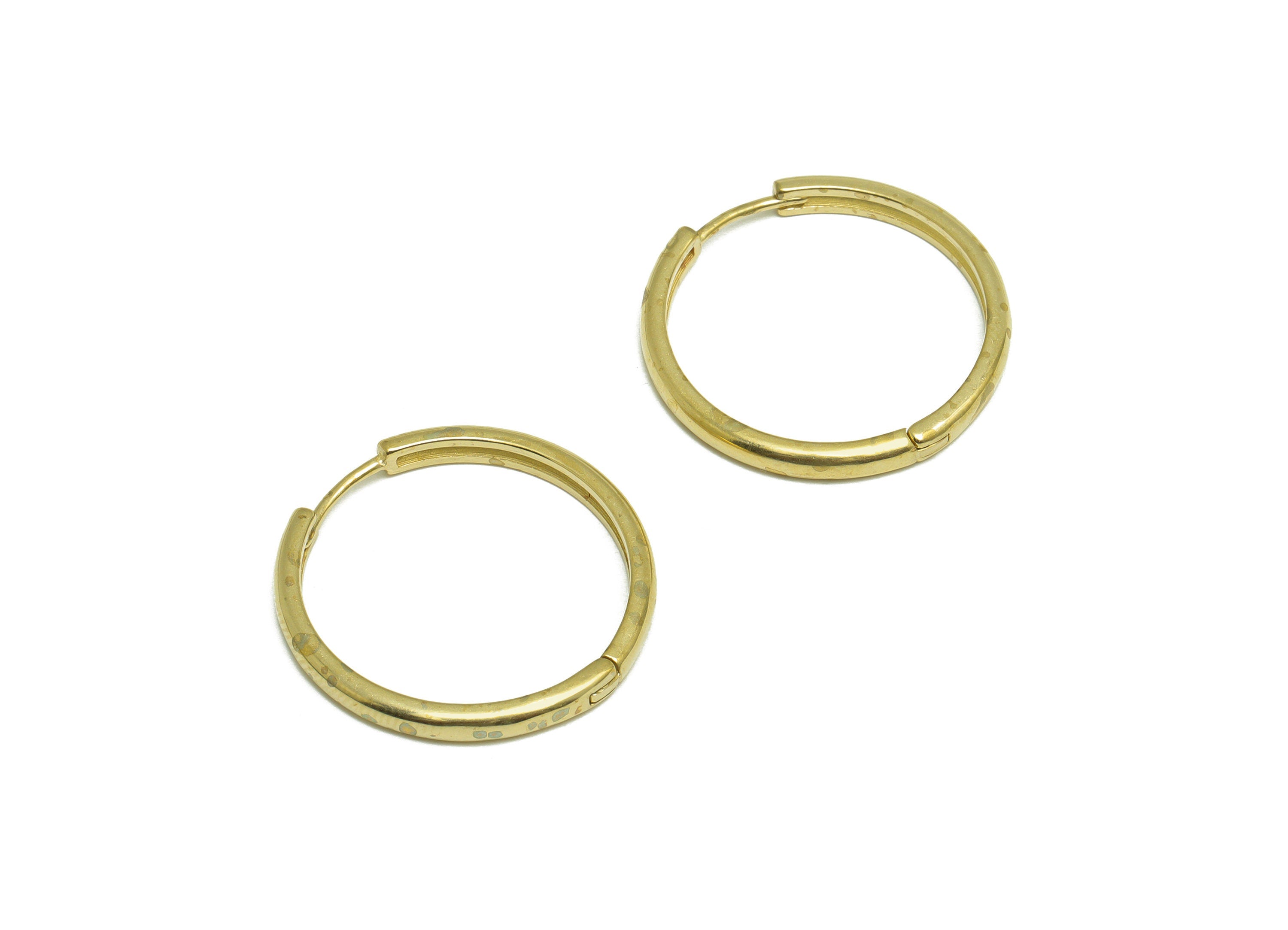 Brass Huggie Hoop Earring - Raw Brass Hoop Round Earring - Brass Minimalist Hoop Huggie Earring - Huggie Clasp Earring - 26x26x2mm - PP10142 - DOMEDBAZAAR