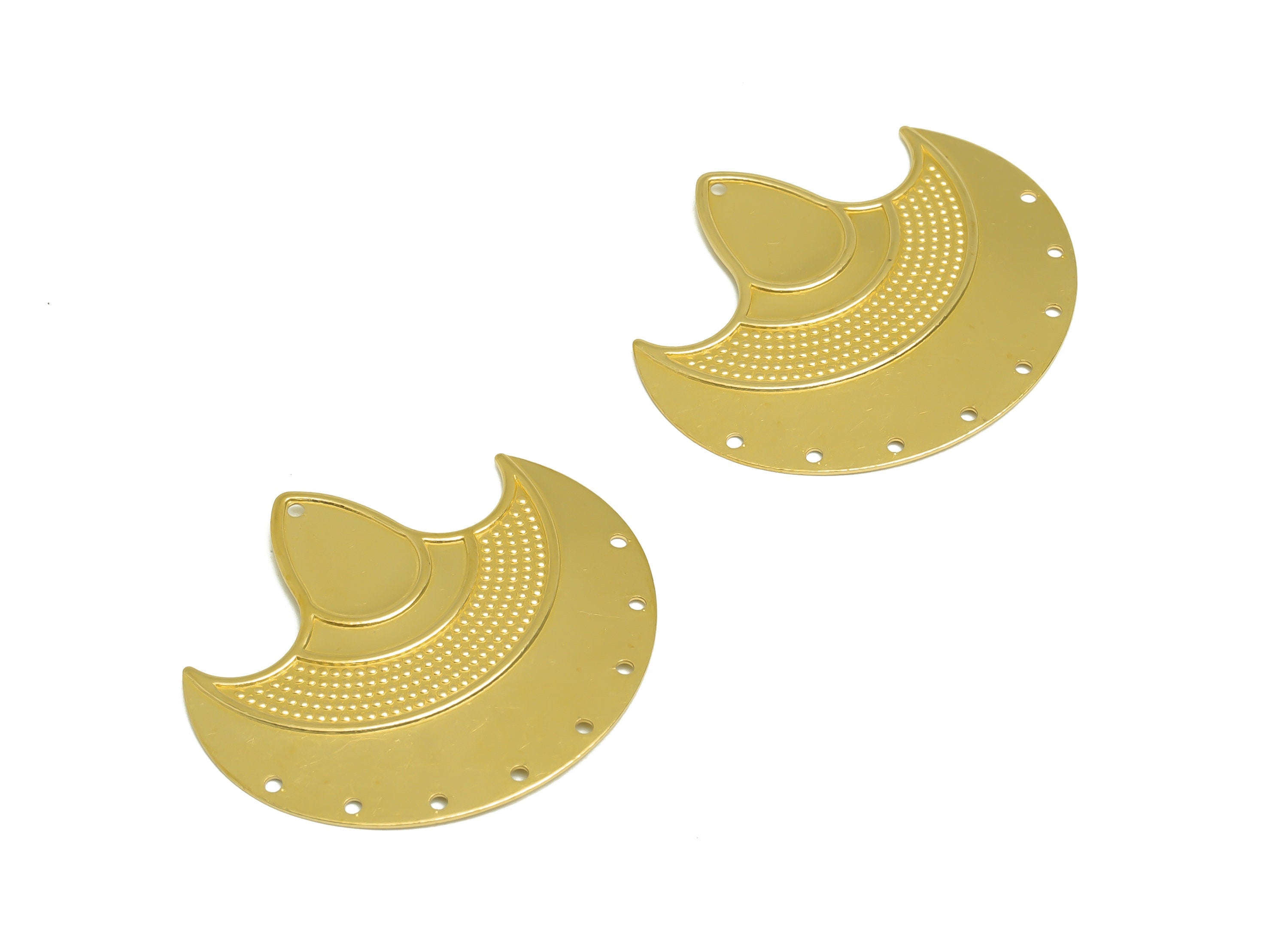 Brass Hat Earring Charm - Raw Brass Hat Connector - Textured Vintage Looking Earring Charm - Western Cowboy Hat Charm - 39x35x1mm - PP10428 - DOMEDBAZAAR