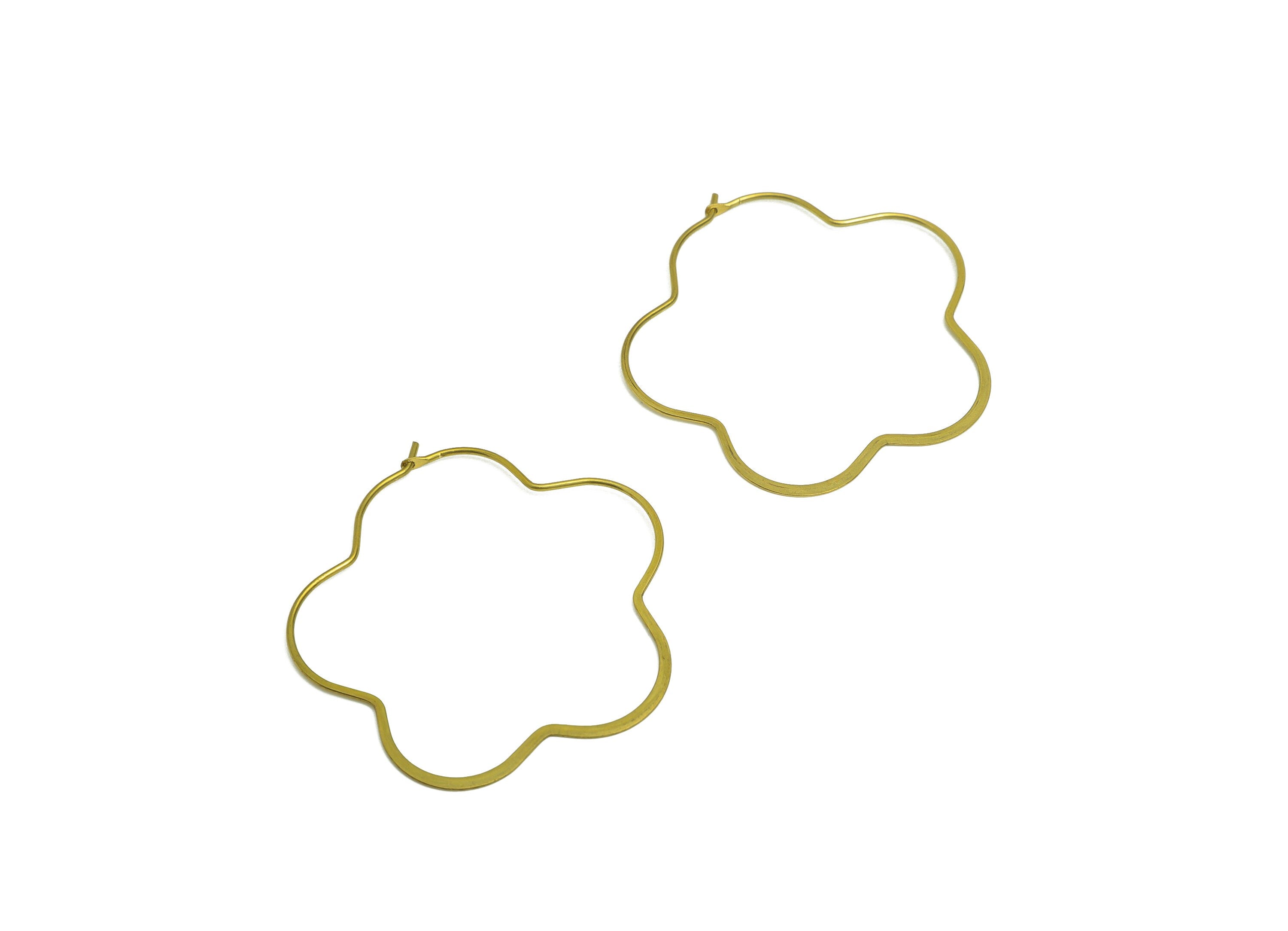 Brass Flower Wire Hoop Earring - Raw Brass Hammered Flower Wire Earring - Geometry Wire Hoop Lock Earring Charms - 42x42x0.6mm-PP10370-40 - DOMEDBAZAAR