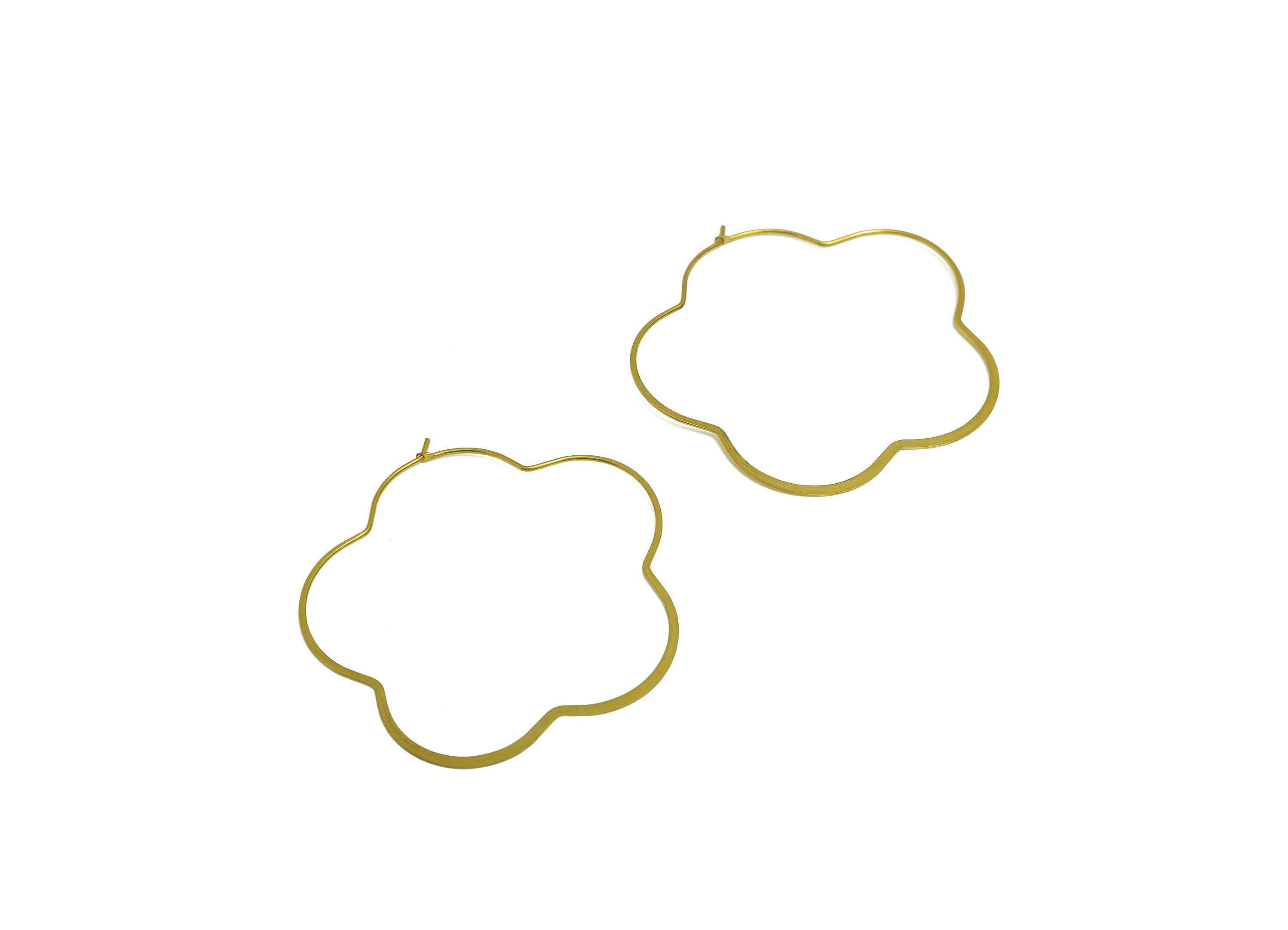 Brass Flower Wire Hoop Earring - Raw Brass Hammered Flower Wire Earring - Geometry Wire Hoop Lock Earring Charms - 53x52x0.6mm-PP10370-50 - DOMEDBAZAAR