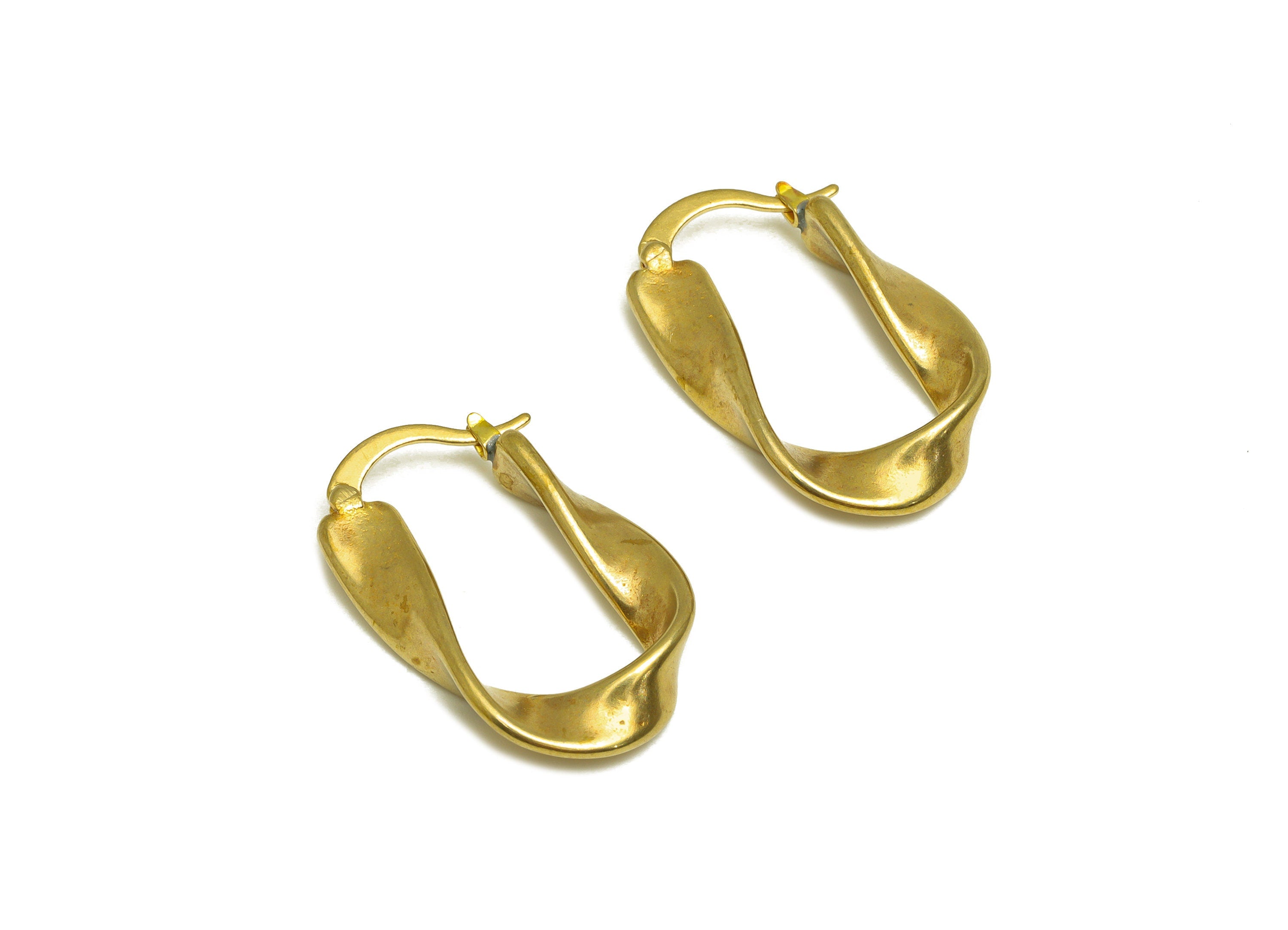 Thick Wavy Hoop Earring - Brass Wavy Hinged Circle Back Earring - Brass Oval Hoop Earring - Wavy Hinged Back Earring - 27.5x17x4mm - PP10491 - DOMEDBAZAAR
