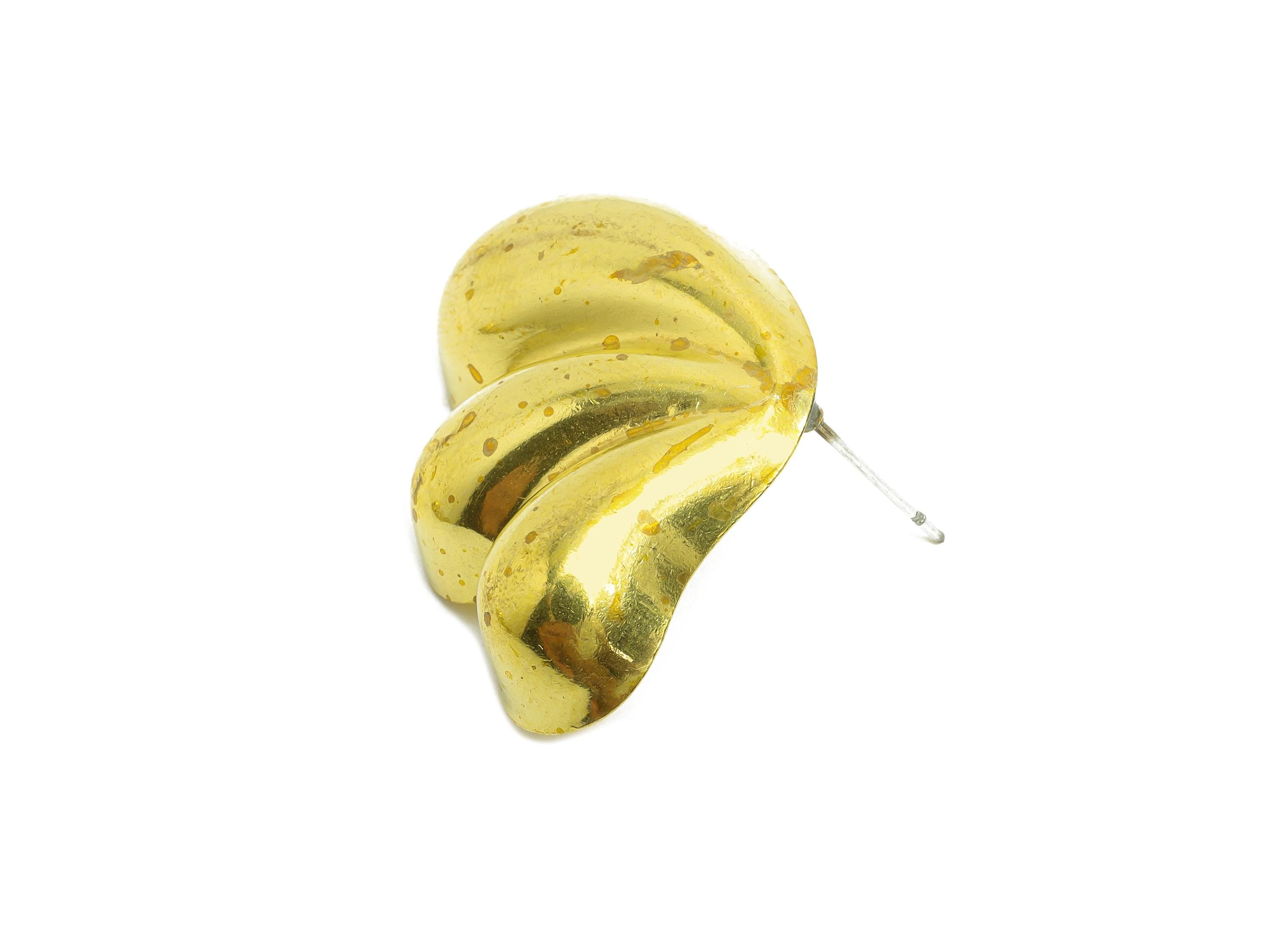 Curved Leaf Motif Earring - Raw Brass Unique Sculptural Earring Natural Curves - Minimalist Earring - Artistic Jewelry - 33x23x6mm -PP10781 - DOMEDBAZAAR