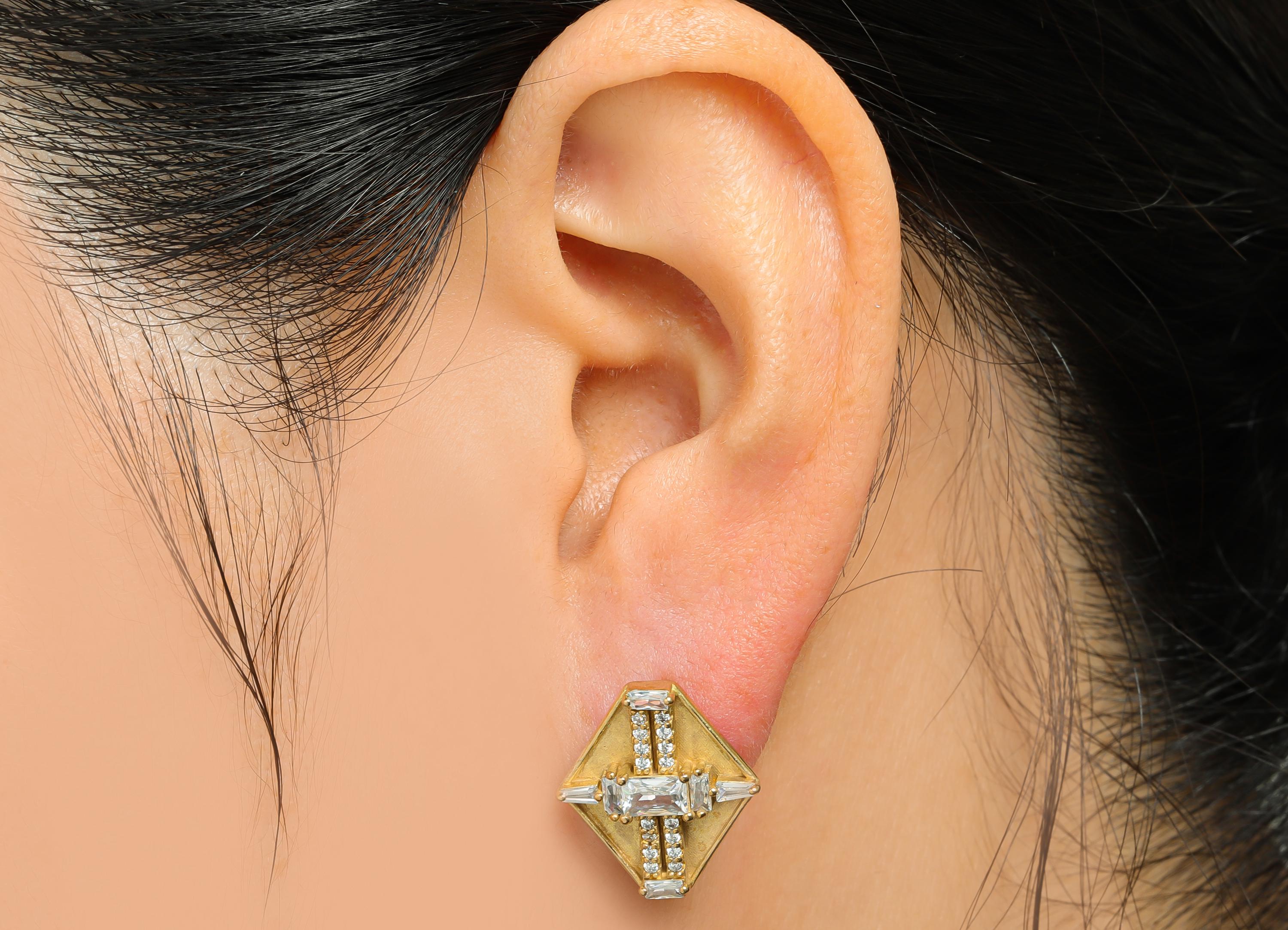 Hexagonal Geometric Earring - Raw Brass Sophisticated Party Earring - Rectangular Baguette Cut Stone - Modern Jewelry - 17x16x4mm - PP11039 - DOMEDBAZAAR