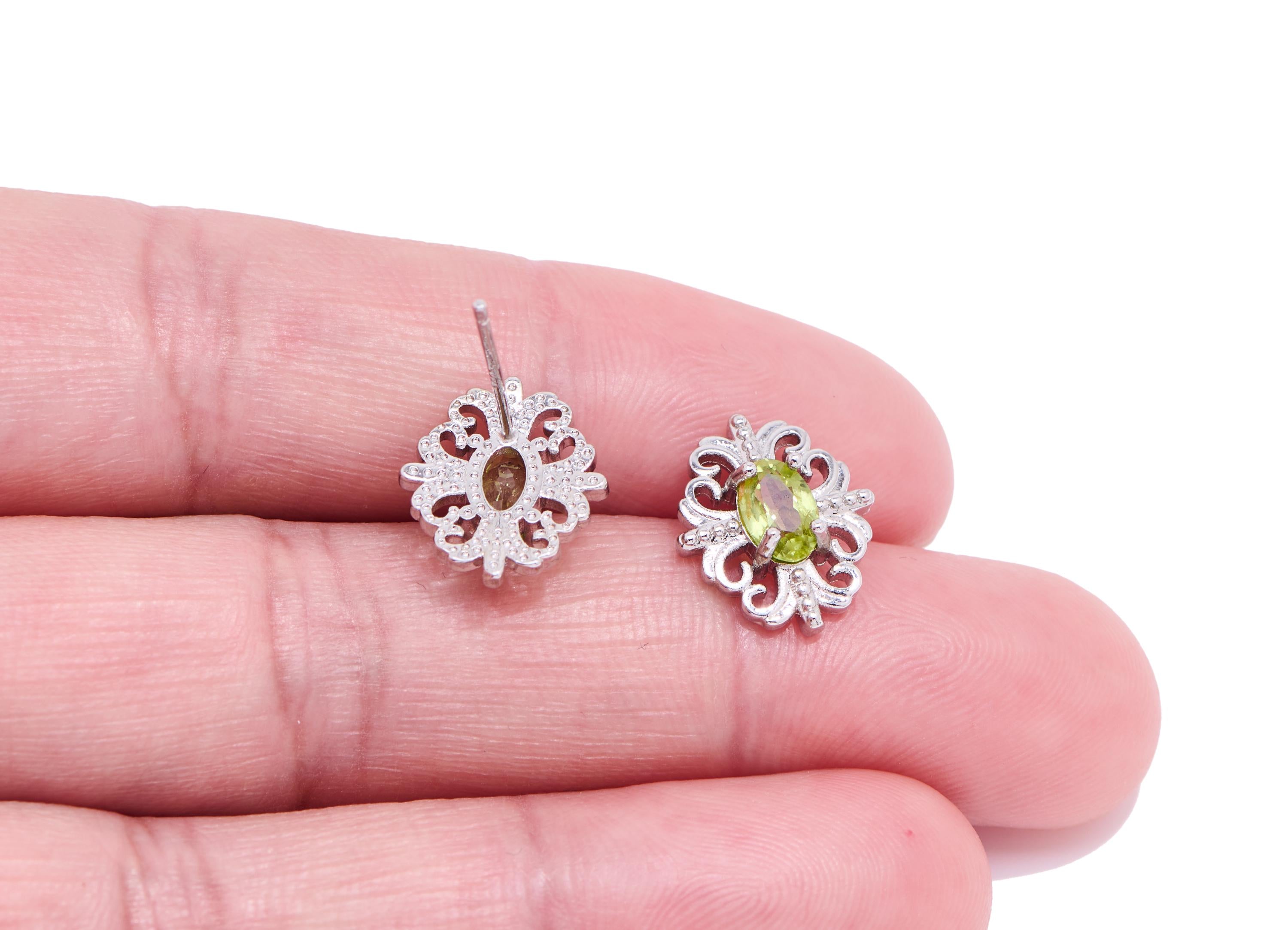 Olivine Oval Brass Stud - Vintage Natural Gemstone Post - Opulent Jewelry Making - Silver Stud - White K Plated - 13.2x11.11x3.93mm - NS2611 - DOMEDBAZAAR