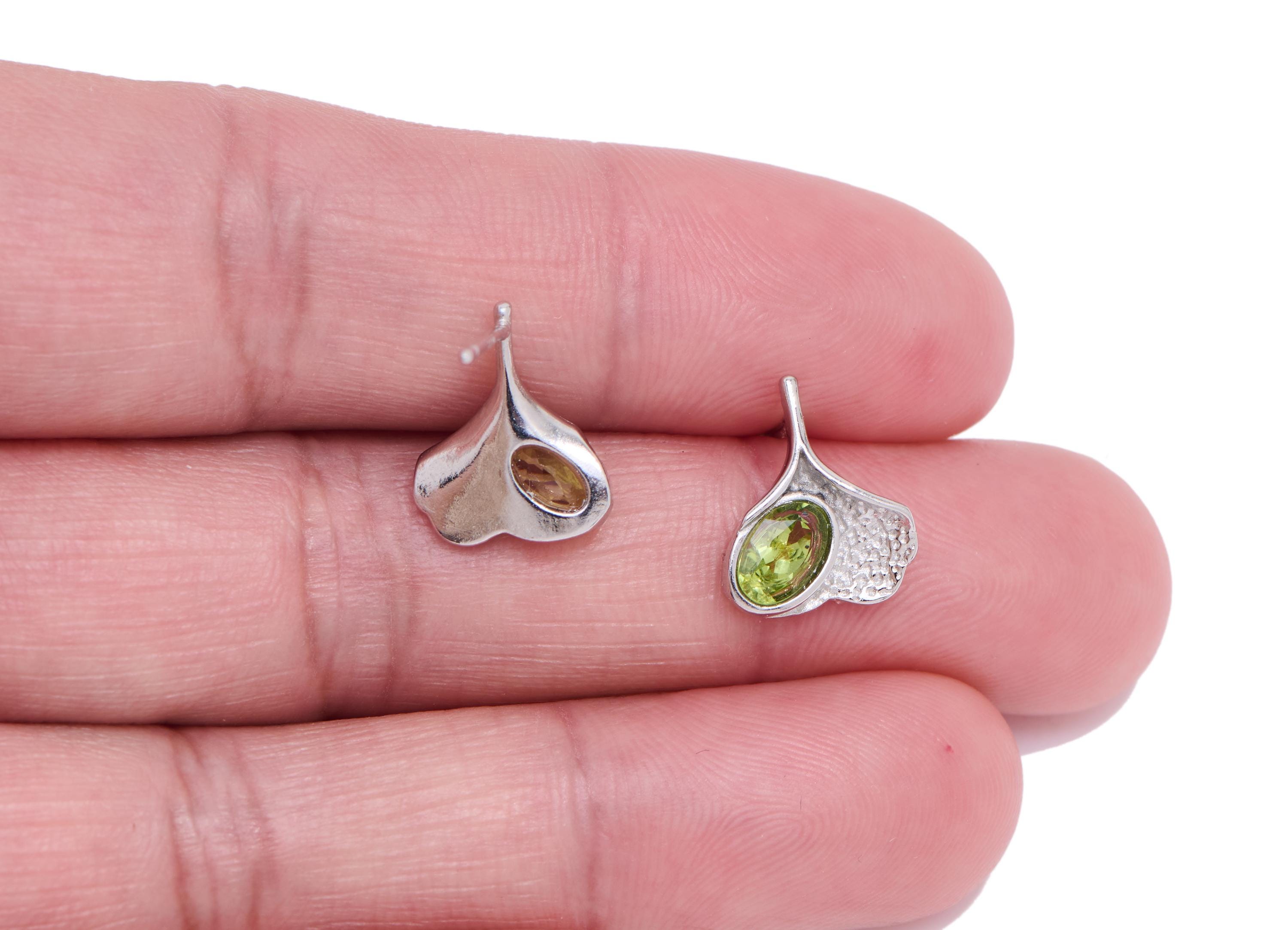 Olivine Ginkgo Leaf Earring Post - Brass Botanical Earring Post - Minimalist Oval Jewelry Making - White K Plated - 12.44x10x2mm - NS2618 - DOMEDBAZAAR