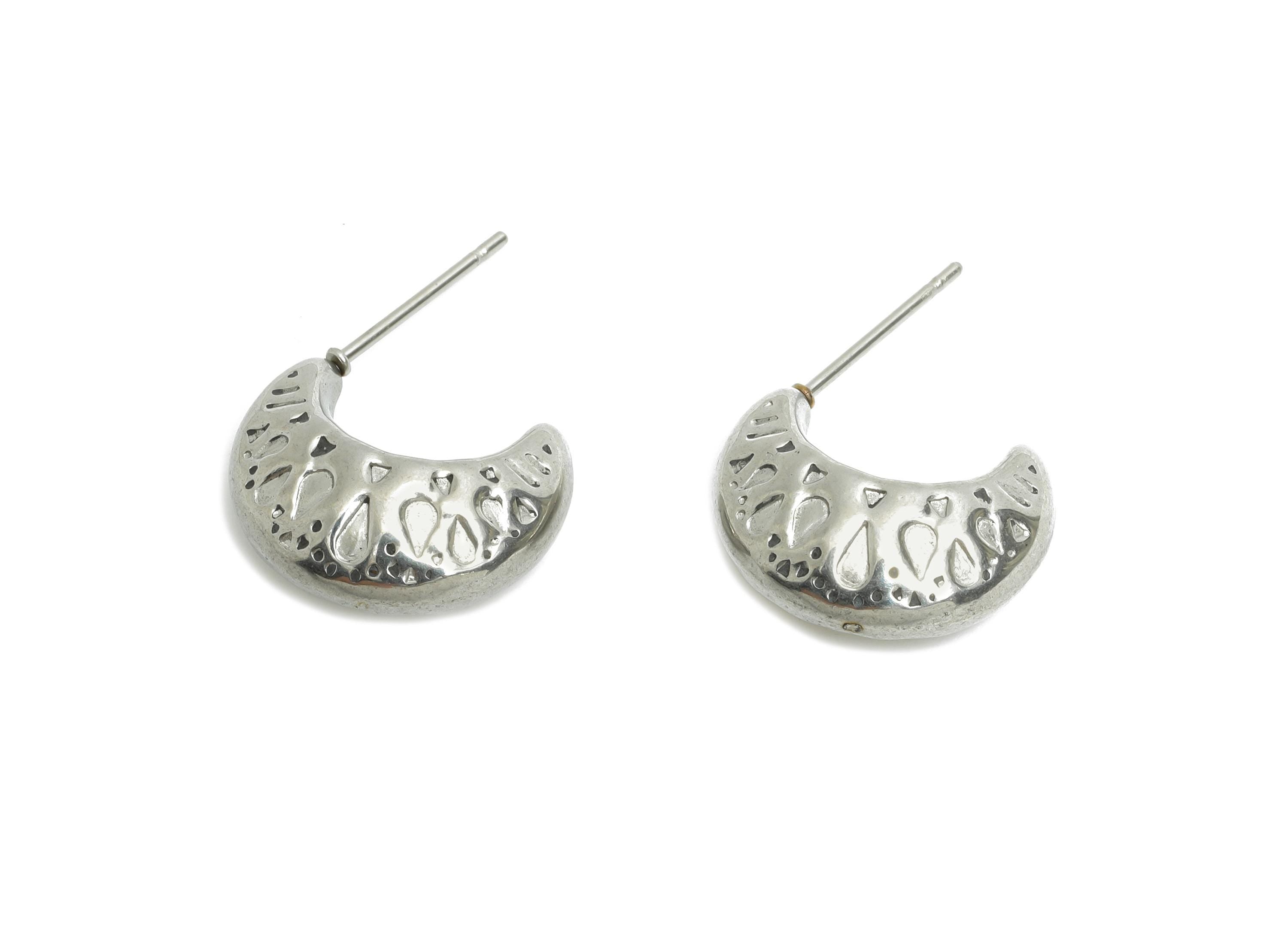 Steel Crescent Hoop Earring Studs - Hammered Silver Crescent Earring Post - Textured Open C Studs - Earring Finding - 17x14x7.7mm - SS1710 - DOMEDBAZAAR