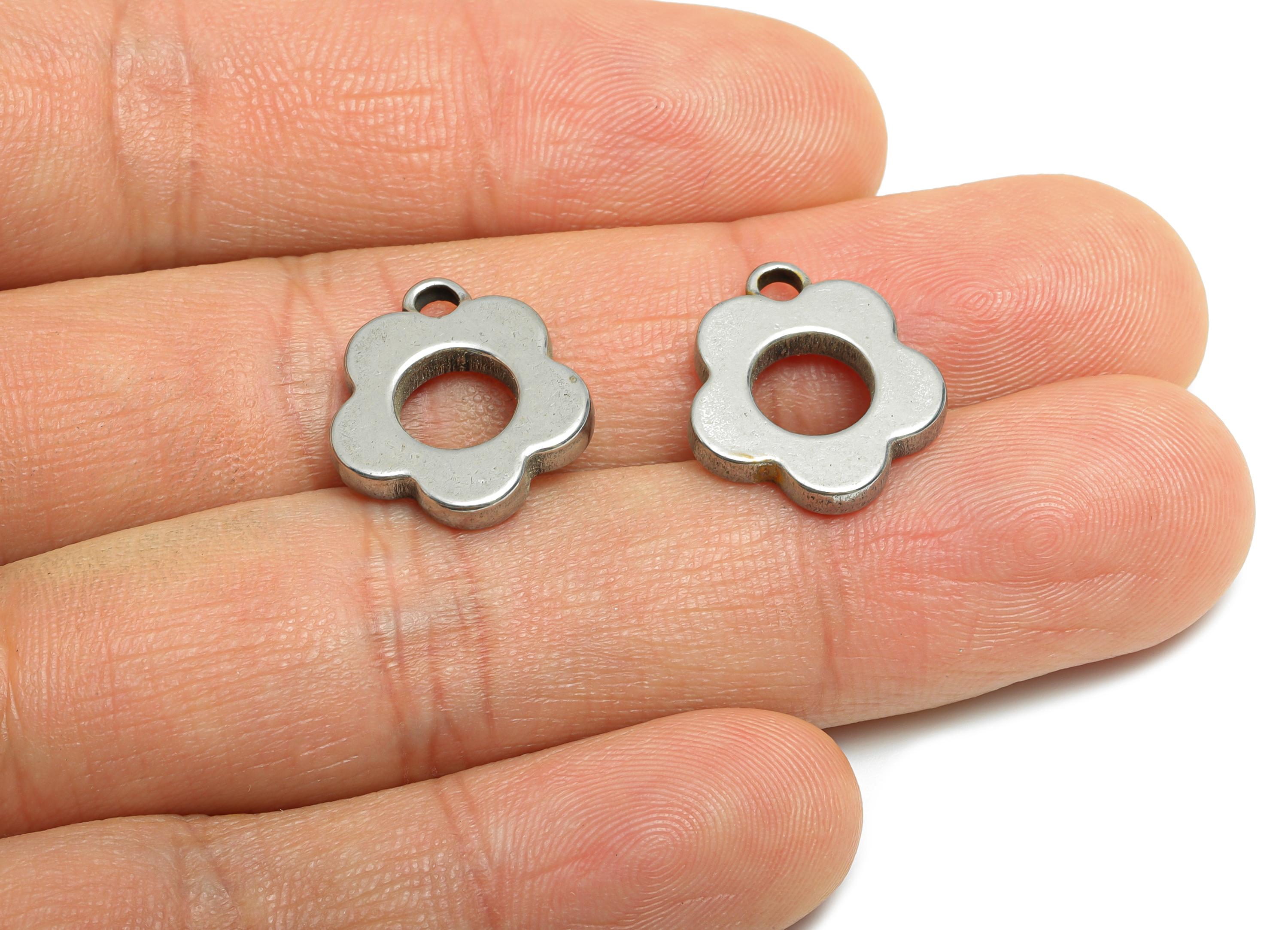 Steel Daisy Charm - Flower Cutout Charm For Necklace - Steel Hollow Floral  Bloom Pendant - Stainless Steel Jewelry - 17x15x2.54mm - SS1850 - DOMEDBAZAAR