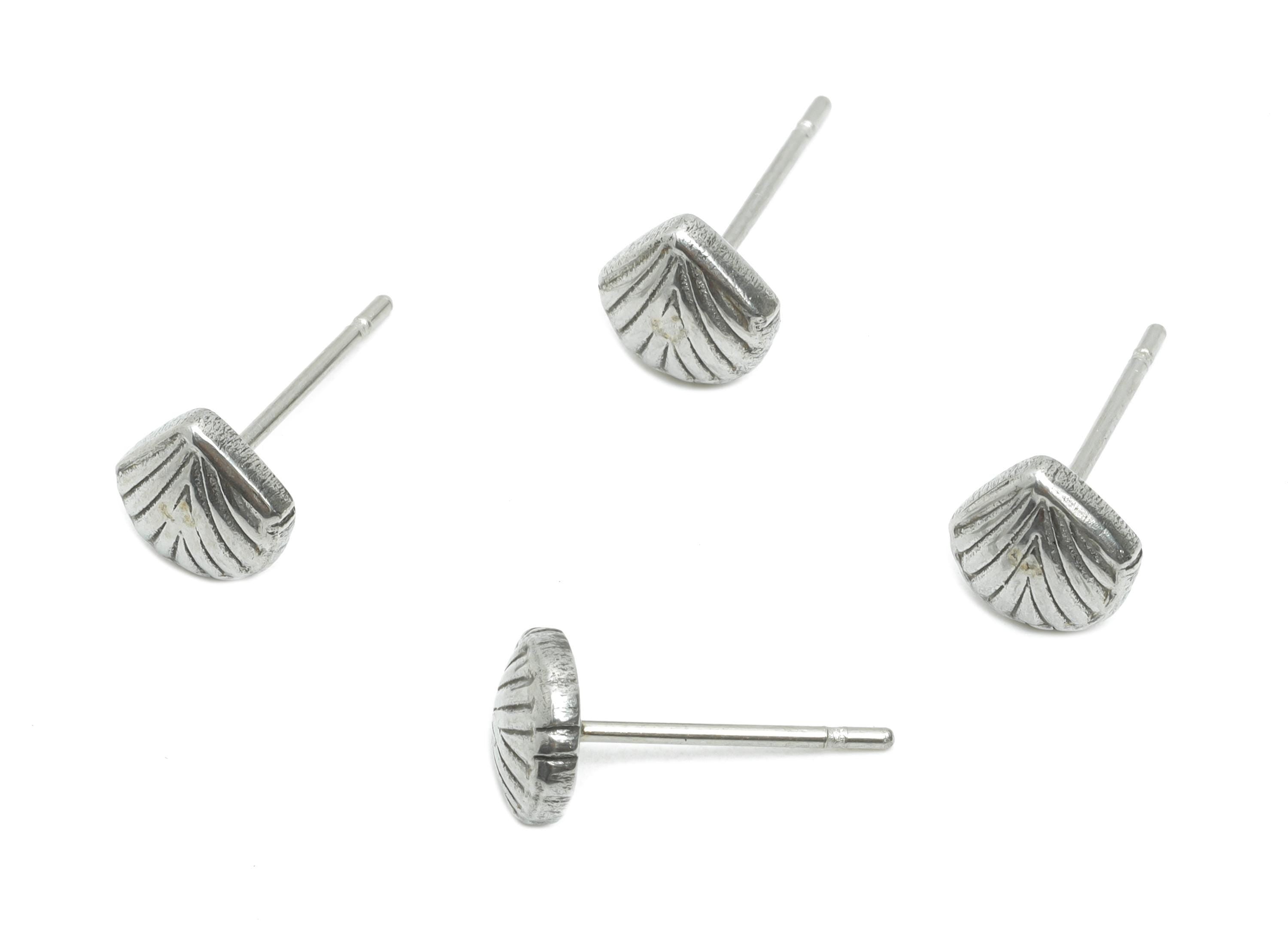 Stainless Steel Shell Studs - Silver Mini Shell Earring Post - Minimalist Marine Earring Stud - Steel Jewelry Finding - 6.9x6.7x2mm - SS2161 - DOMEDBAZAAR