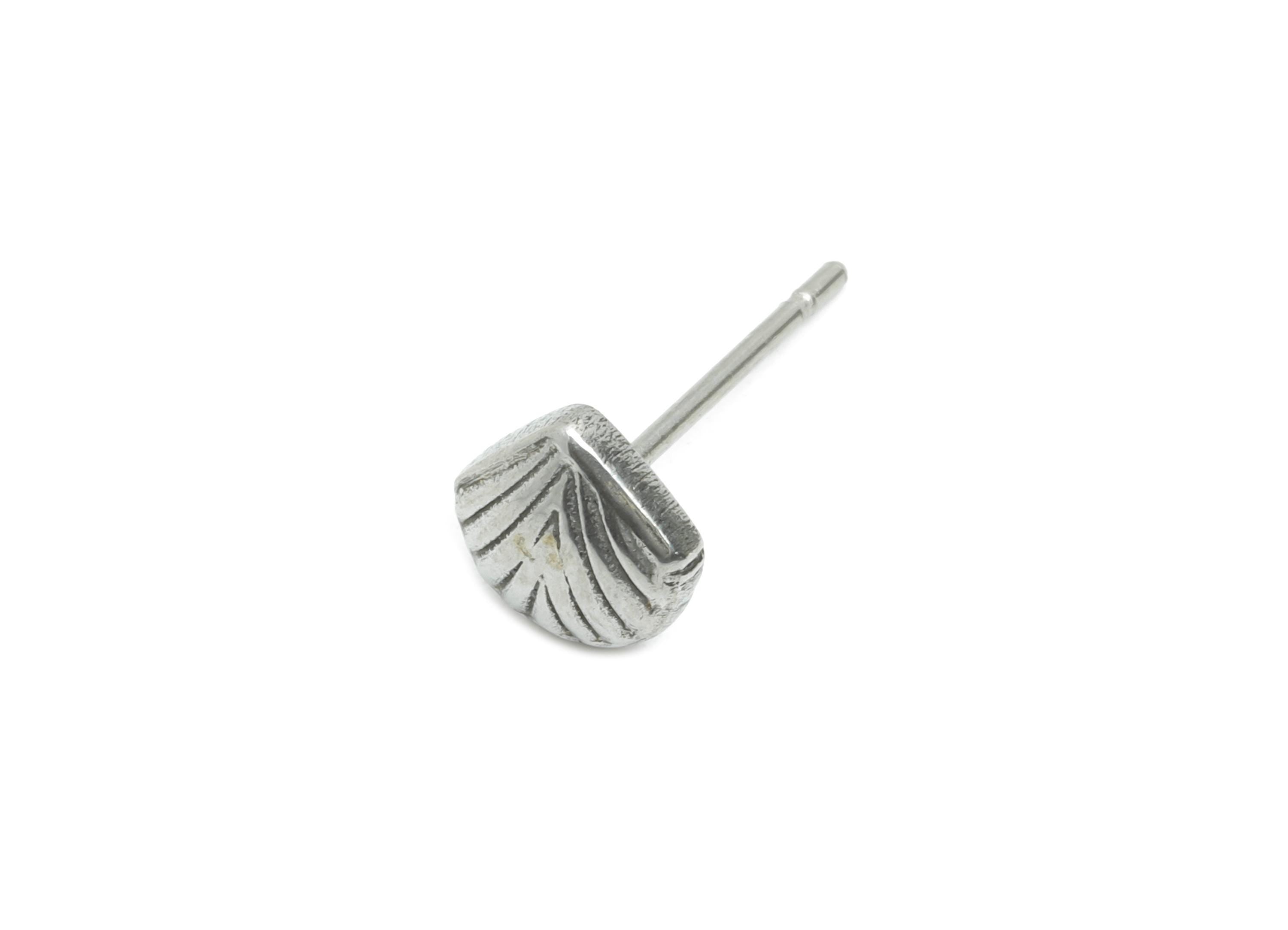 Stainless Steel Shell Studs - Silver Mini Shell Earring Post - Minimalist Marine Earring Stud - Steel Jewelry Finding - 6.9x6.7x2mm - SS2161 - DOMEDBAZAAR