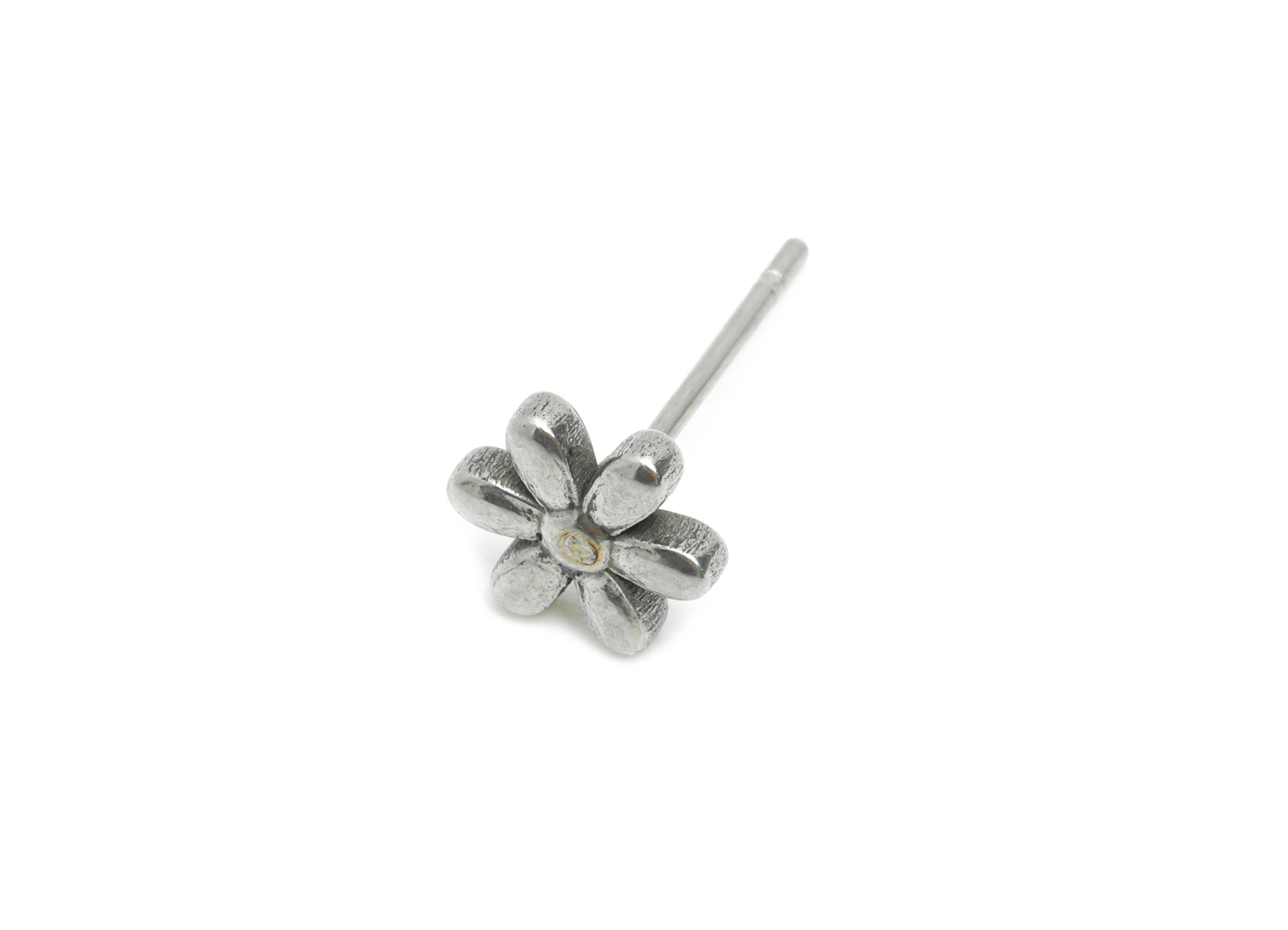 Stainless Steel Daisy Stud - Silver Botanical Flower Earring Post - Feminine Dainty Earring - Spring Bloom Jewelry - 6.9x6.9x1.87mm - SS2146 - DOMEDBAZAAR