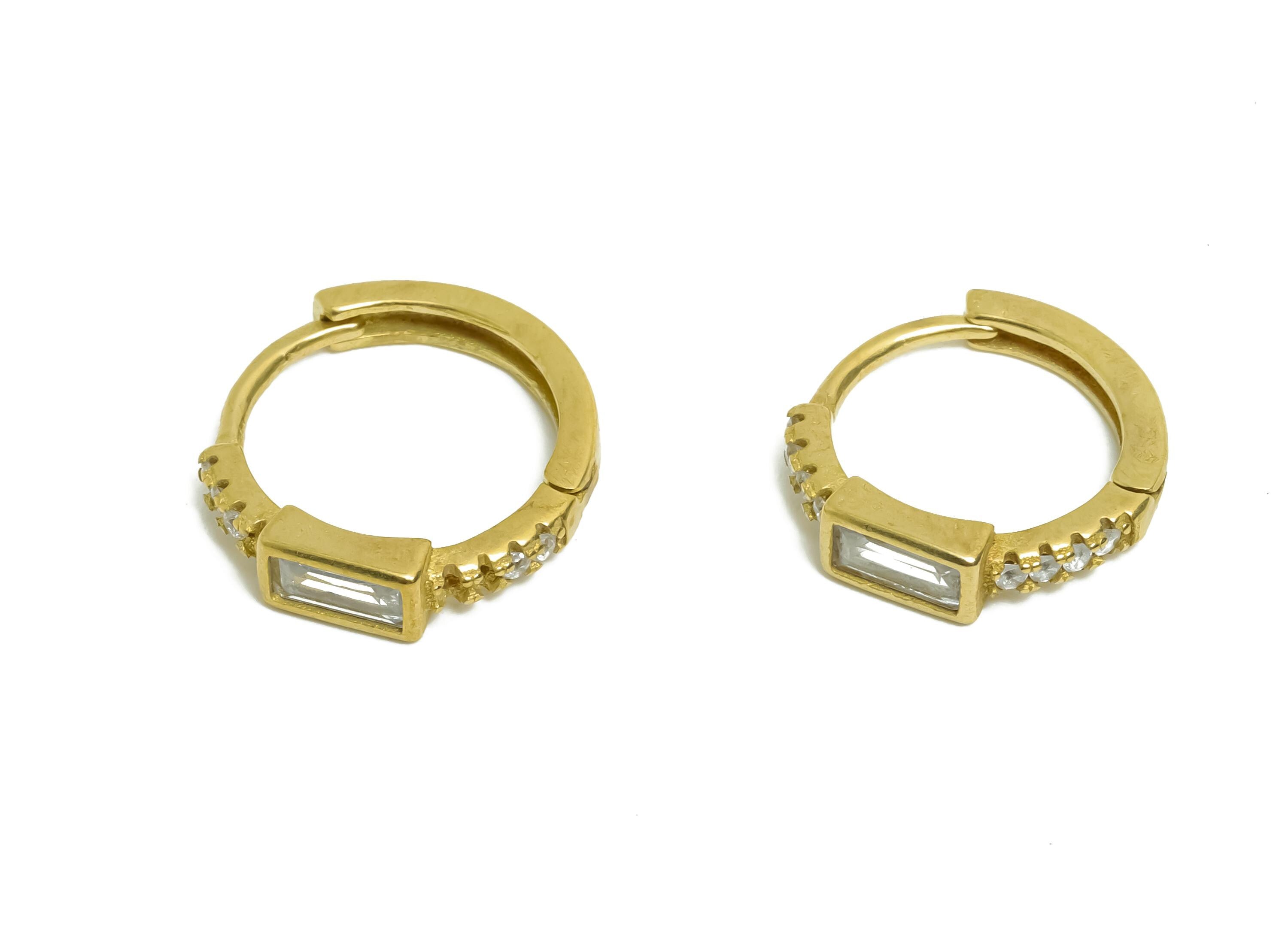 Brass CZ Huggie Hoop Earring - Raw Brass Rectangle Zircon Earring - Modern Huggie Hoop Clasp - Jewelry Finding - 13.7x13.4x3.6mm - PP11339 - DOMEDBAZAAR