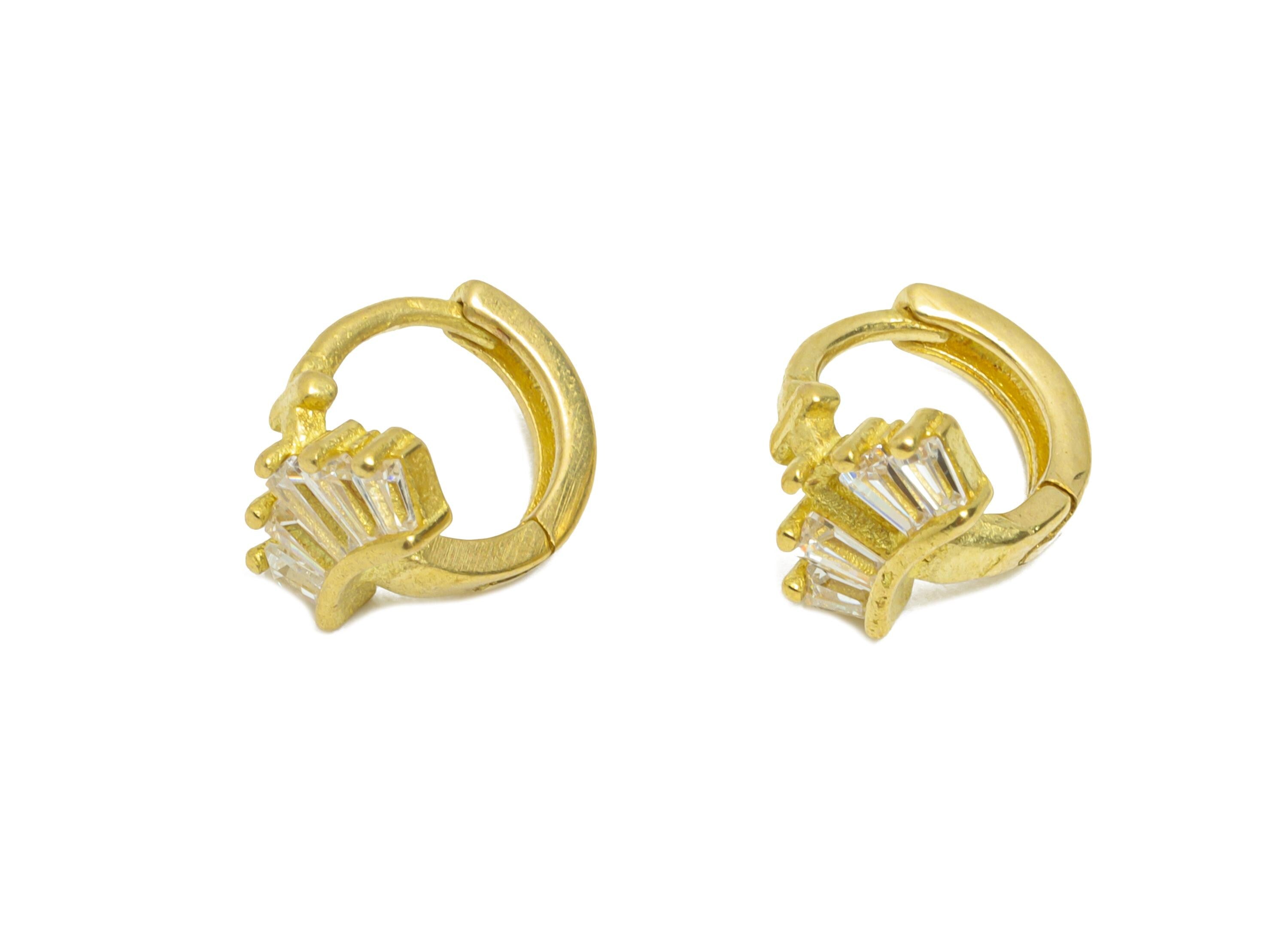 Brass CZ Huggie Hoop Earring - Tiny Raw Brass Fan Zircon Earring - Minimalist Huggie Hoop Clasp - Jewelry Finding - 9.55x8.26x7mm - PP11311 - DOMEDBAZAAR