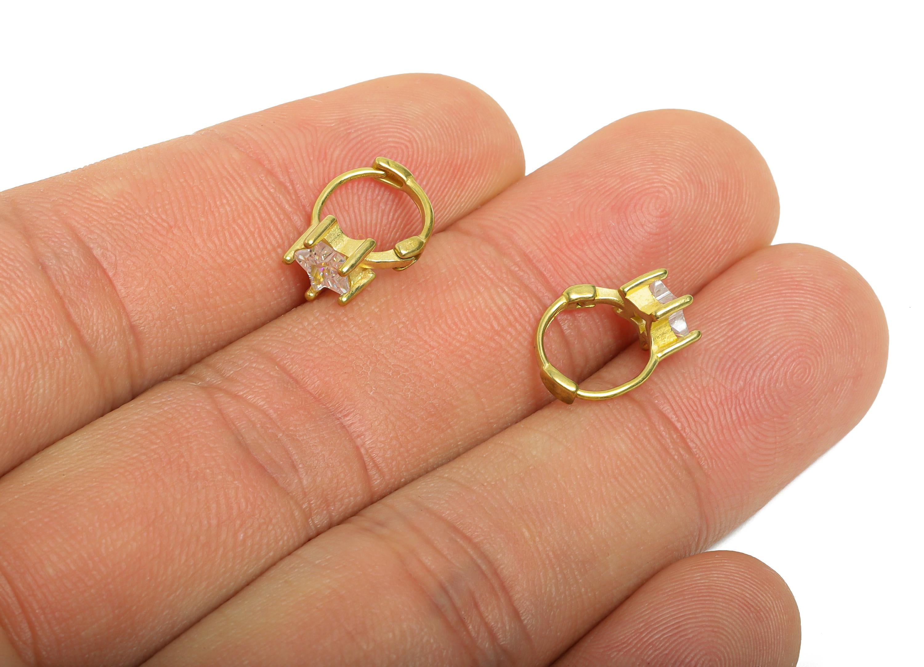Brass CZ Huggie Hoop Earring - Minimalist Raw Brass Star Zircon Earring - Star Huggie Hoop Clasp - Earring Finding - 13x9.7x6.6mm - PP11326 - DOMEDBAZAAR