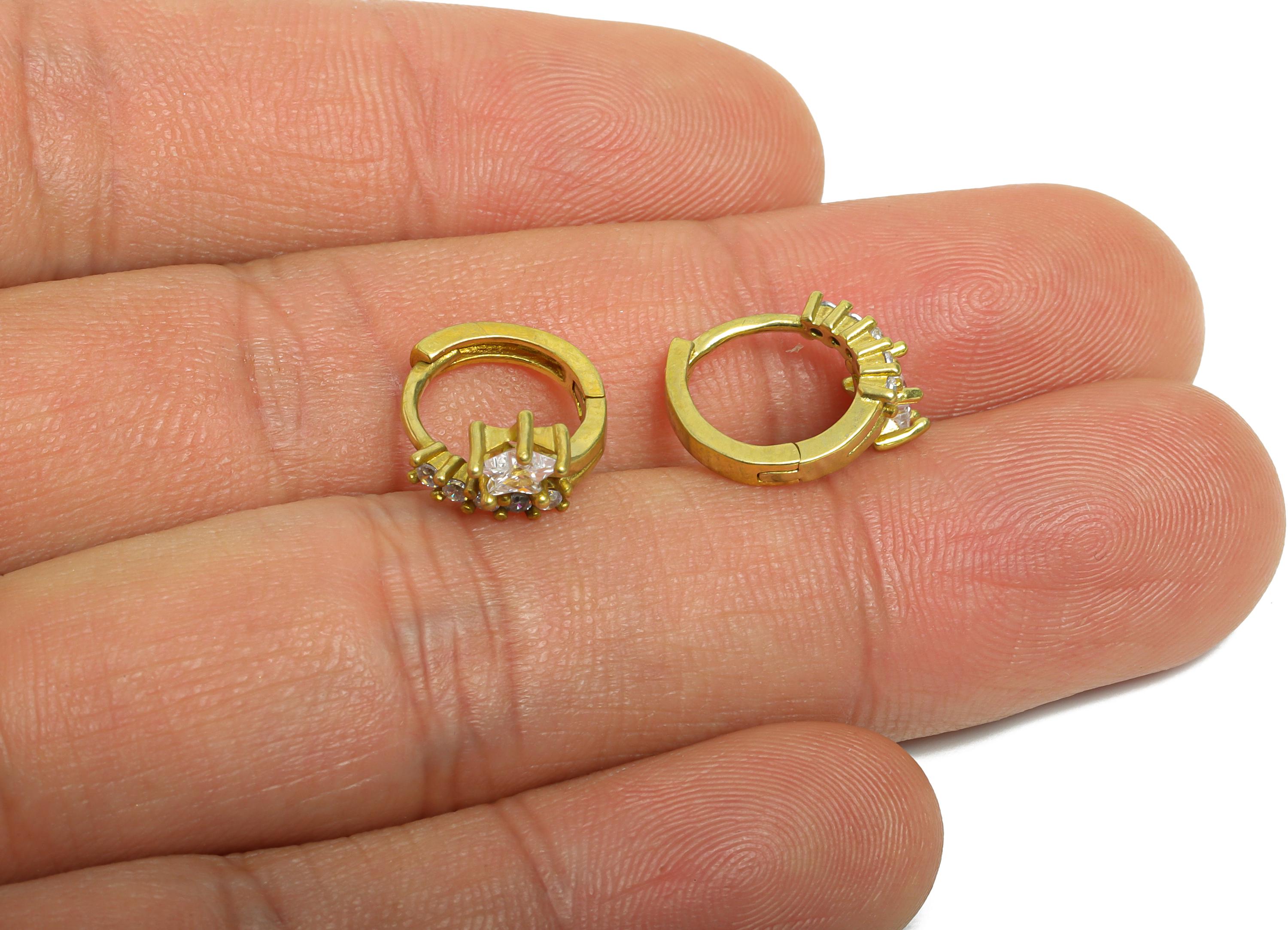 Brass CZ Star Huggie Hoop Earring - Raw Brass Cubic  Zircon Hoop Earring - Dainty Huggie Hoop Clasp - Everyday Wear - 14x11x7.62mm - PP11361 - DOMEDBAZAAR