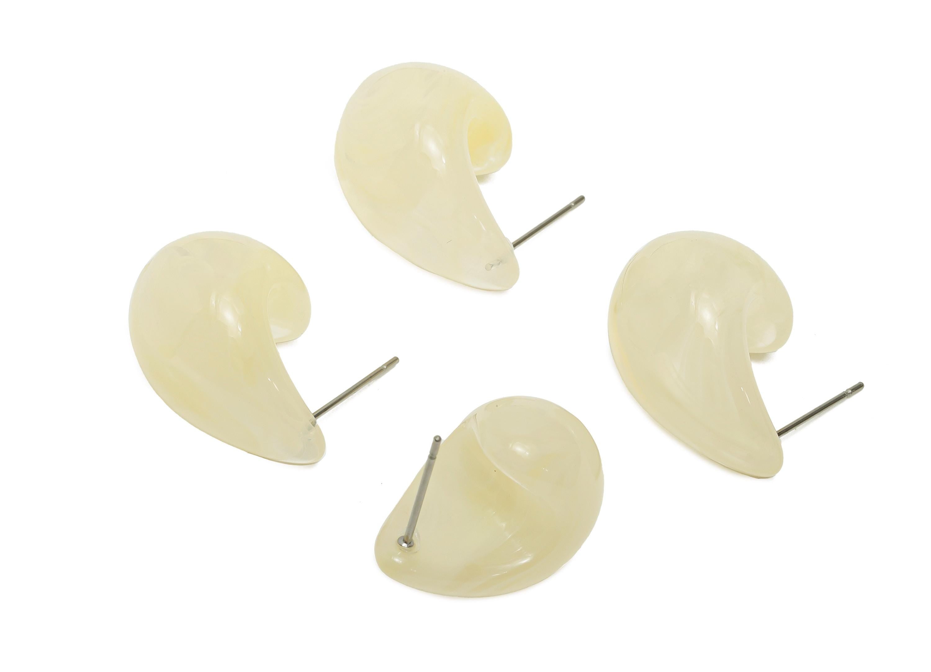 Acrylic Marbled White Earring Stud - Lightweight Abstract Acrylic Earring - Modern Earring Stud - Soft Color Earring - 22x16x14mm - AC3638D - DOMEDBAZAAR
