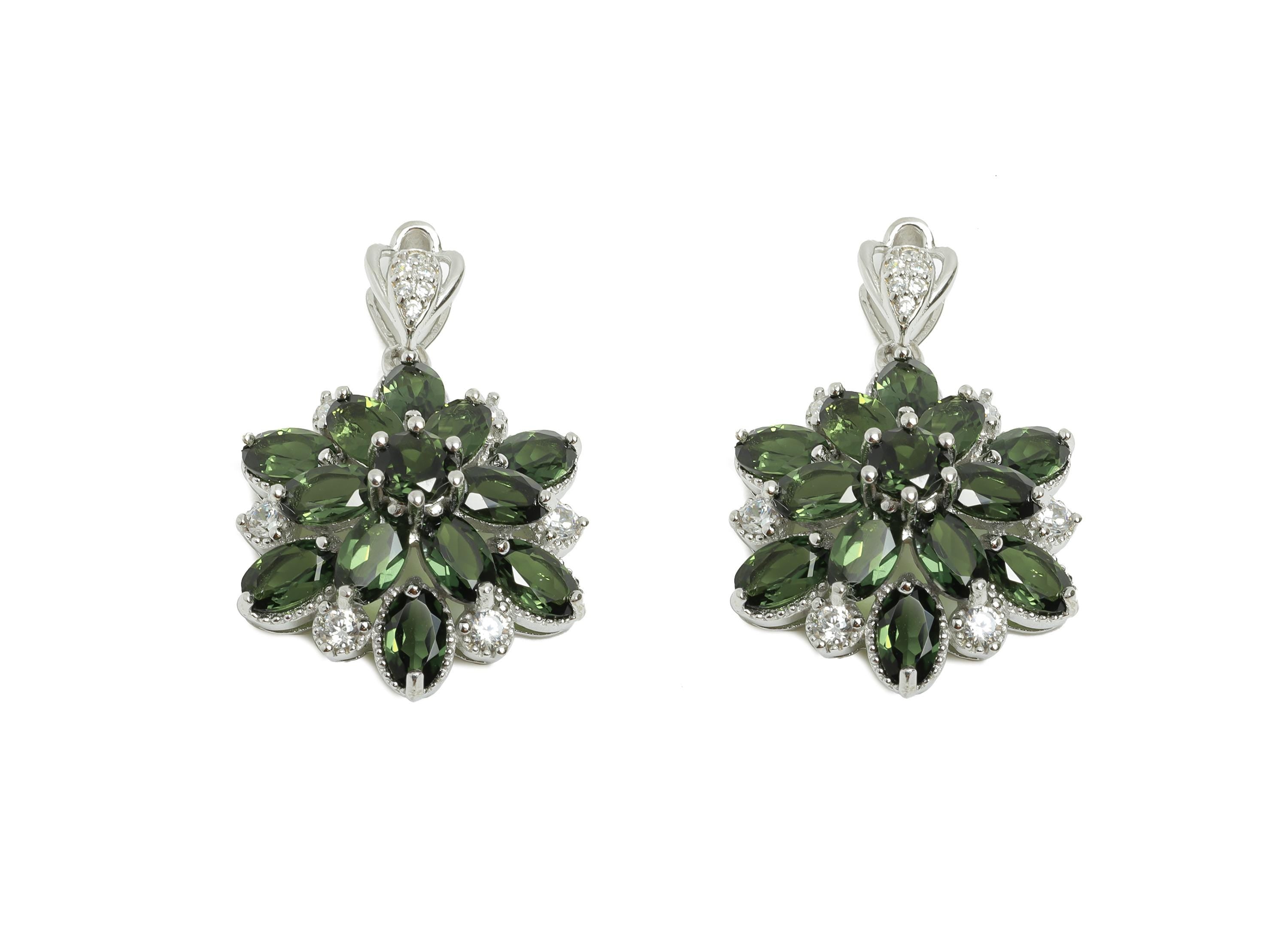 Floral Diopside Pendant - Dainty Zircon Geometry Diopside Pendant With Bail - 925 Sterling Silver - Silver Plating - 27x17x8mm - SI1178 - DOMEDBAZAAR