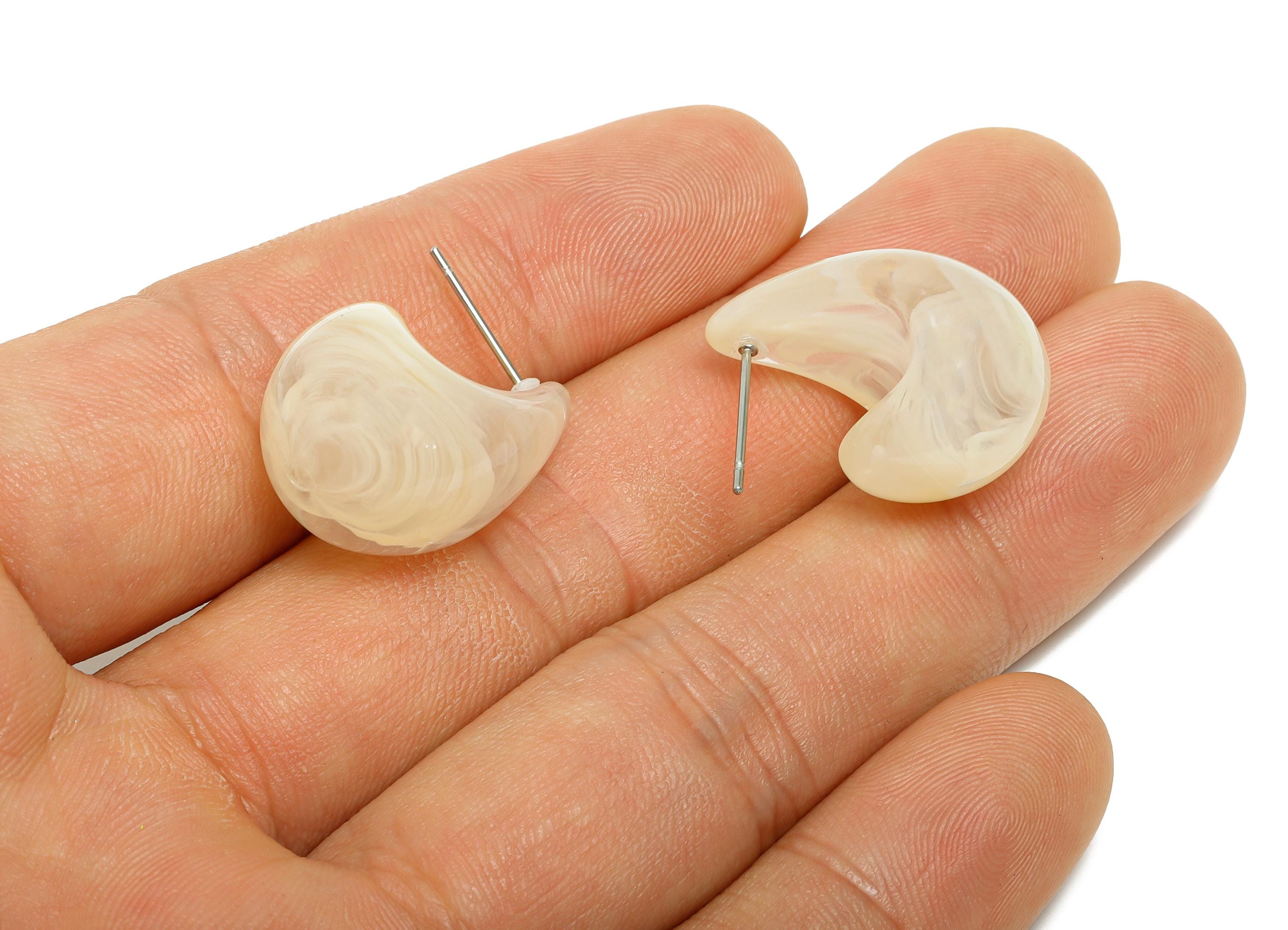 Acrylic Marbled White Earring Stud - Lightweight Abstract Acrylic Earring - Modern Earring Stud - Soft Color Earring - 22x16x14mm - AC3638D - DOMEDBAZAAR
