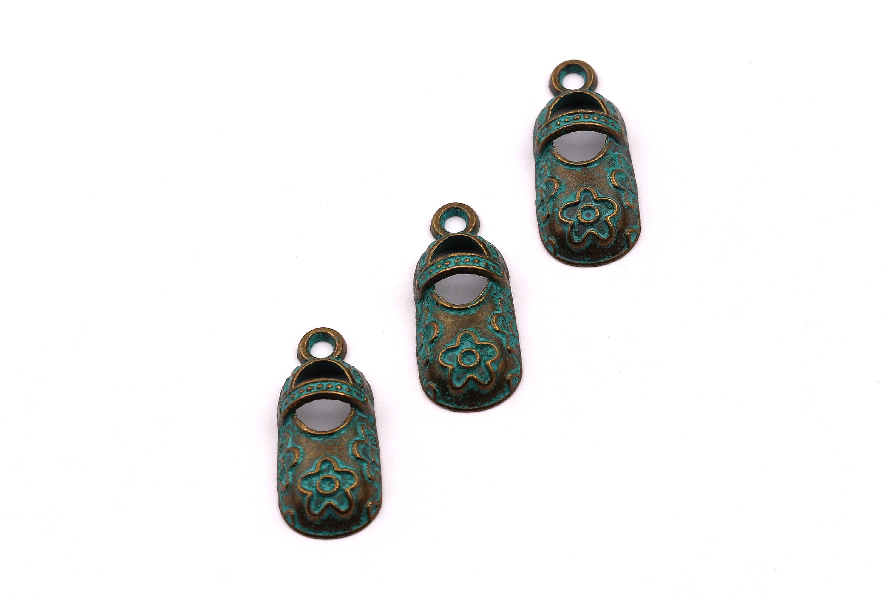 Faux Patina Pendant - Babette Shaped - Alloy Charms - Antique Bronze Tone Necklace - Zinc Alloy Beads - Jewelry Supplies - 20x8x3mm ZZ1045 - DOMEDBAZAAR