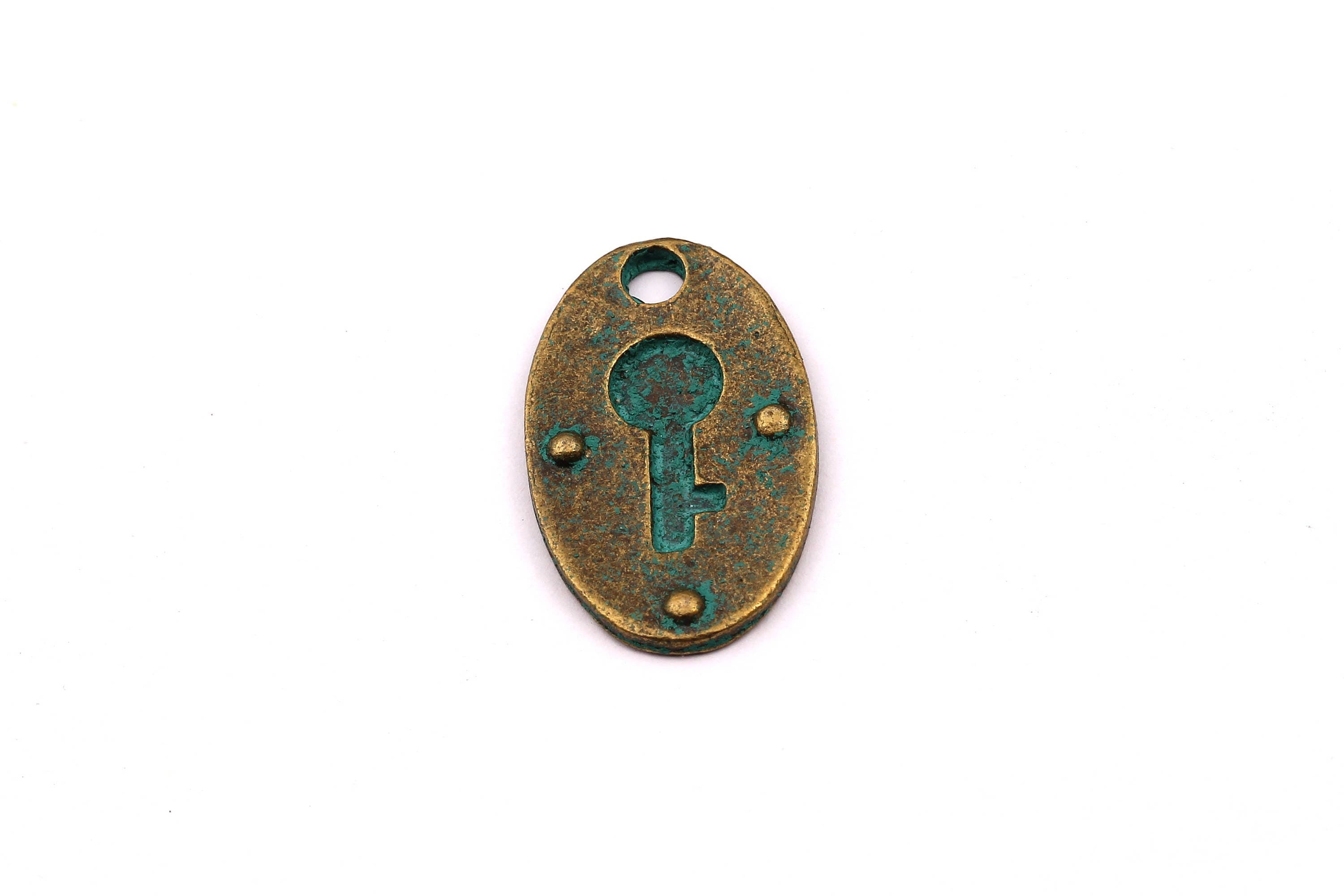 Faux Patina Pendant - Key Shaped - Alloy Charms - Antique Bronze Tone Necklace - Zinc Alloy Beads - Jewelry Supplies - 25x15x1.6mm ZZ1051 - DOMEDBAZAAR