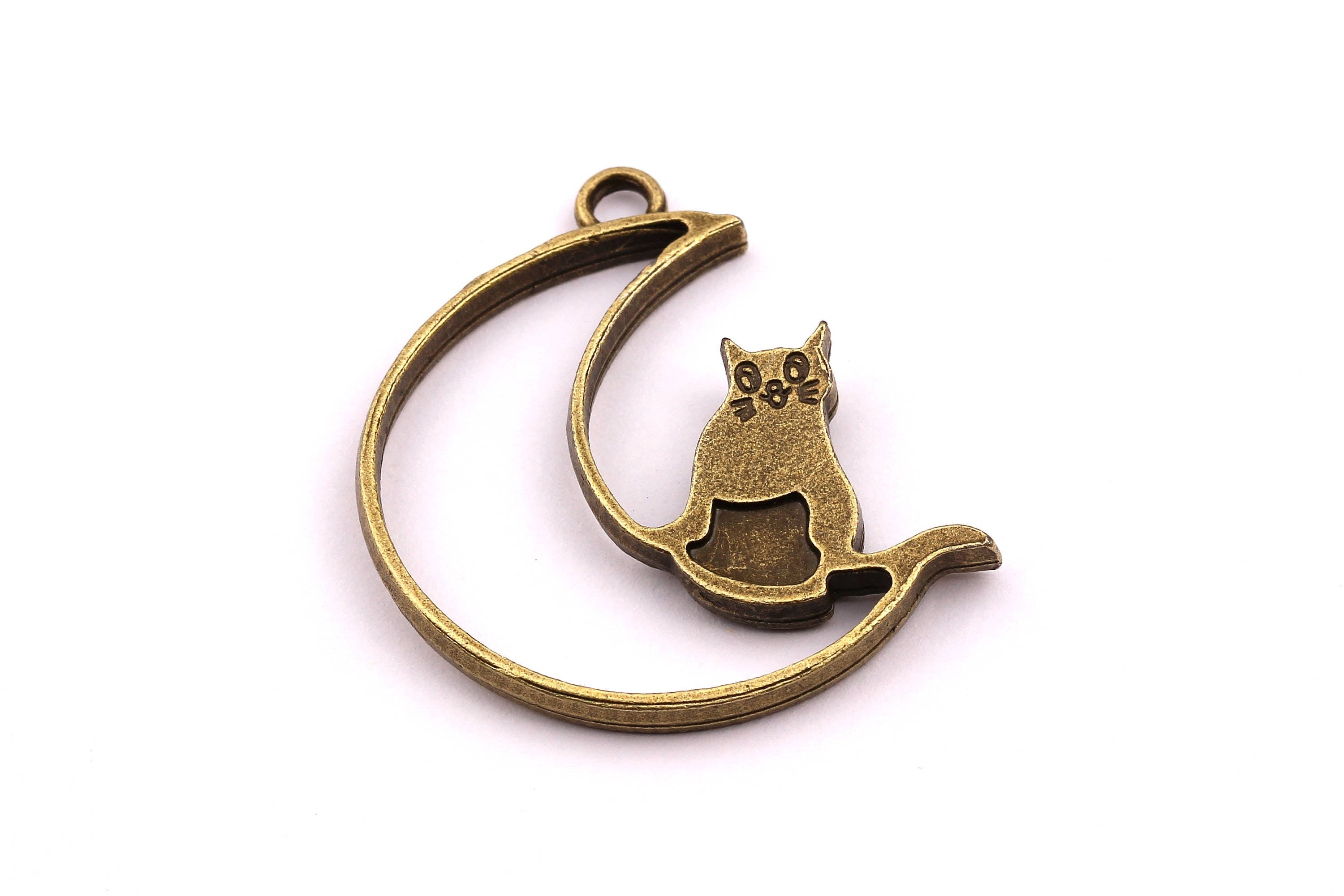 Zinc Alloy Pendant - Moon Shaped - Alloy Charms - Antique Bronze Tone Necklace - Zinc Alloy Beads - Jewelry Supplies - 35x37x3.5mm ZZ1124 - DOMEDBAZAAR