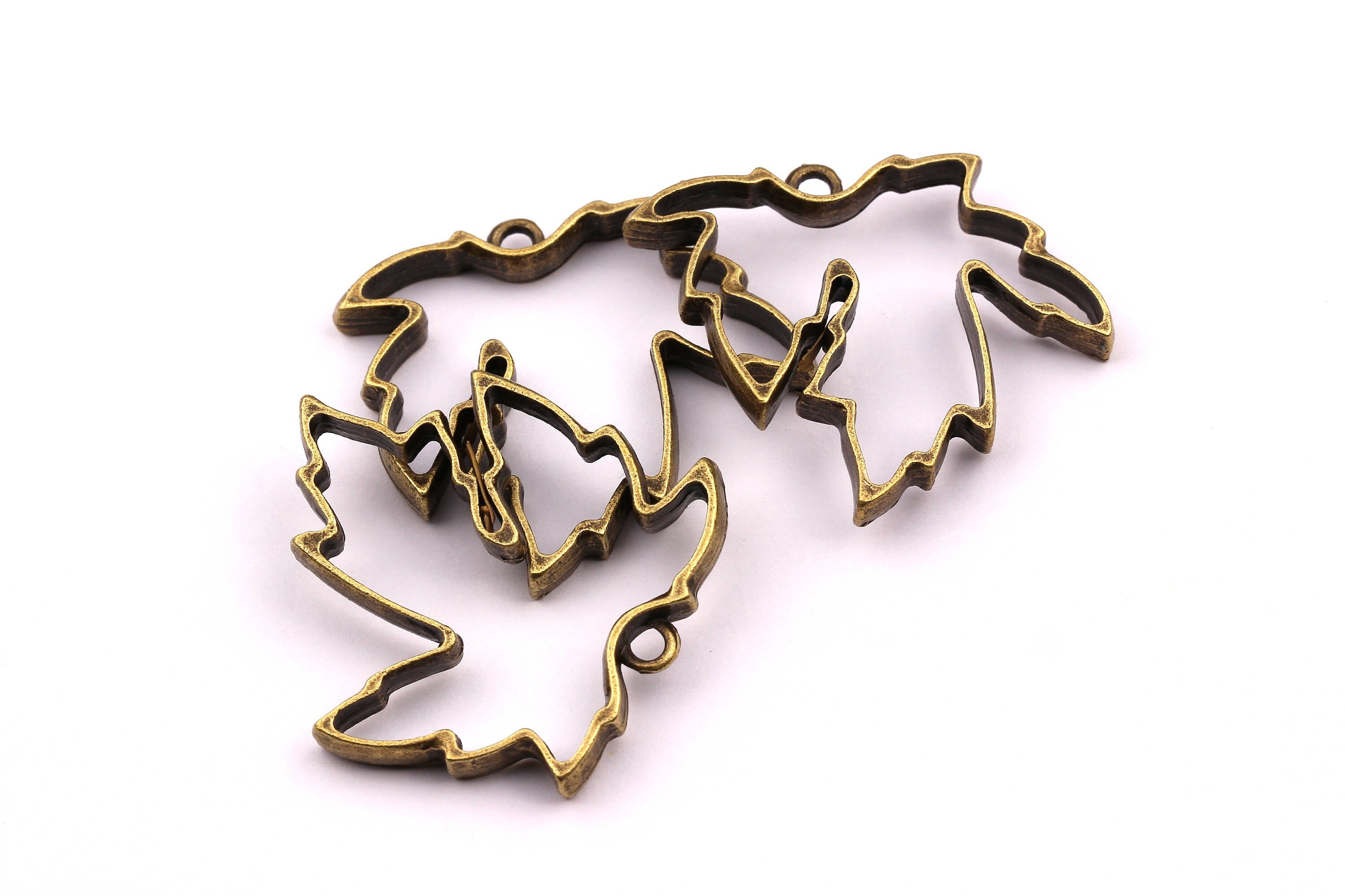 Zinc Alloy Pendant - Leaf Shaped - Alloy Charms - Antique Bronze Tone Necklace - Zinc Alloy Beads - Jewelry Supplies - 35x34x4mm ZZ1132 - DOMEDBAZAAR
