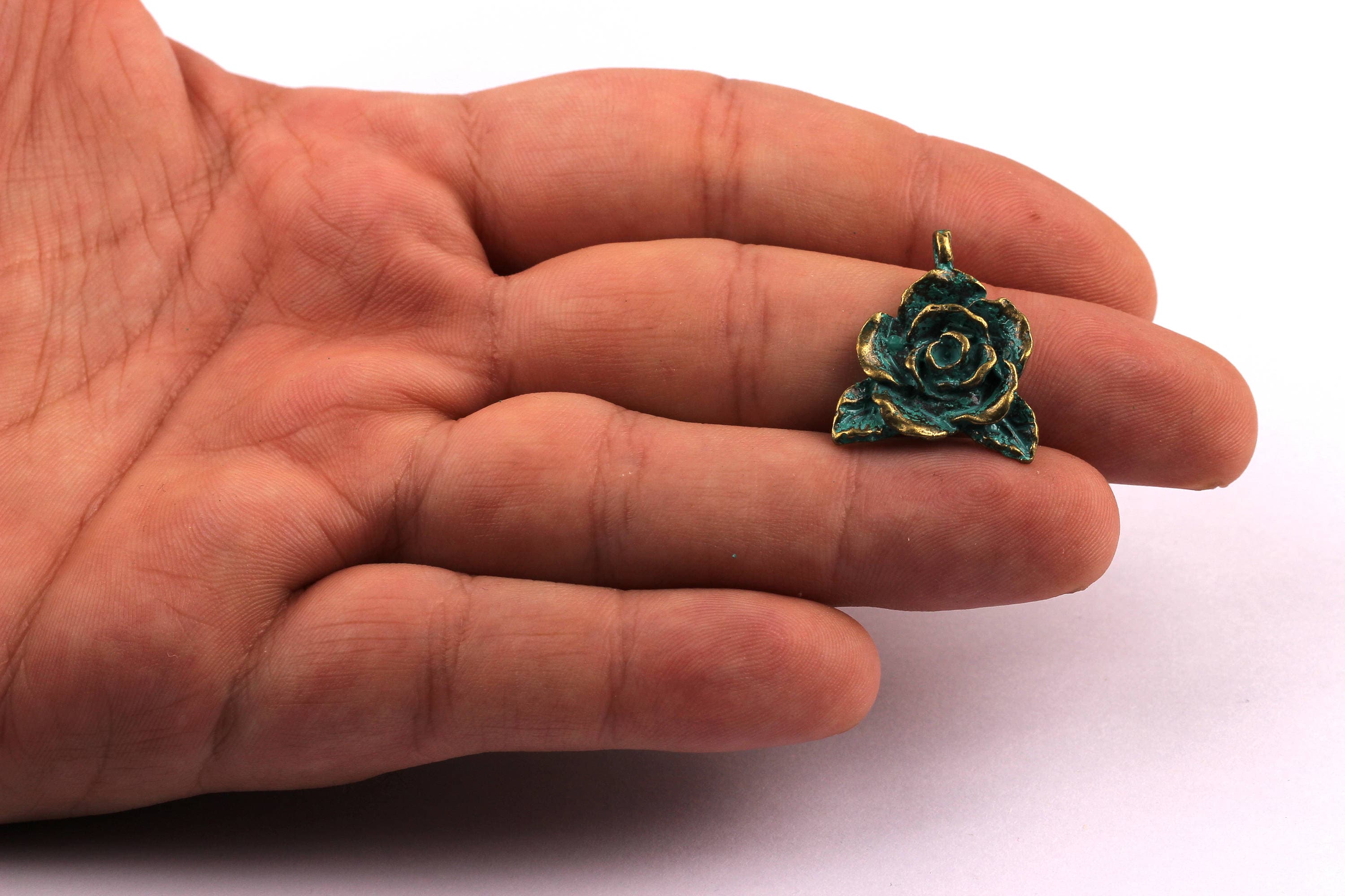 Faux Patina Pendant - Rose Shaped - Alloy Charms - Antique Bronze Tone Necklace - Zinc Alloy Beads - Jewelry Supplies - 23x20x4mm ZZ1097 - DOMEDBAZAAR
