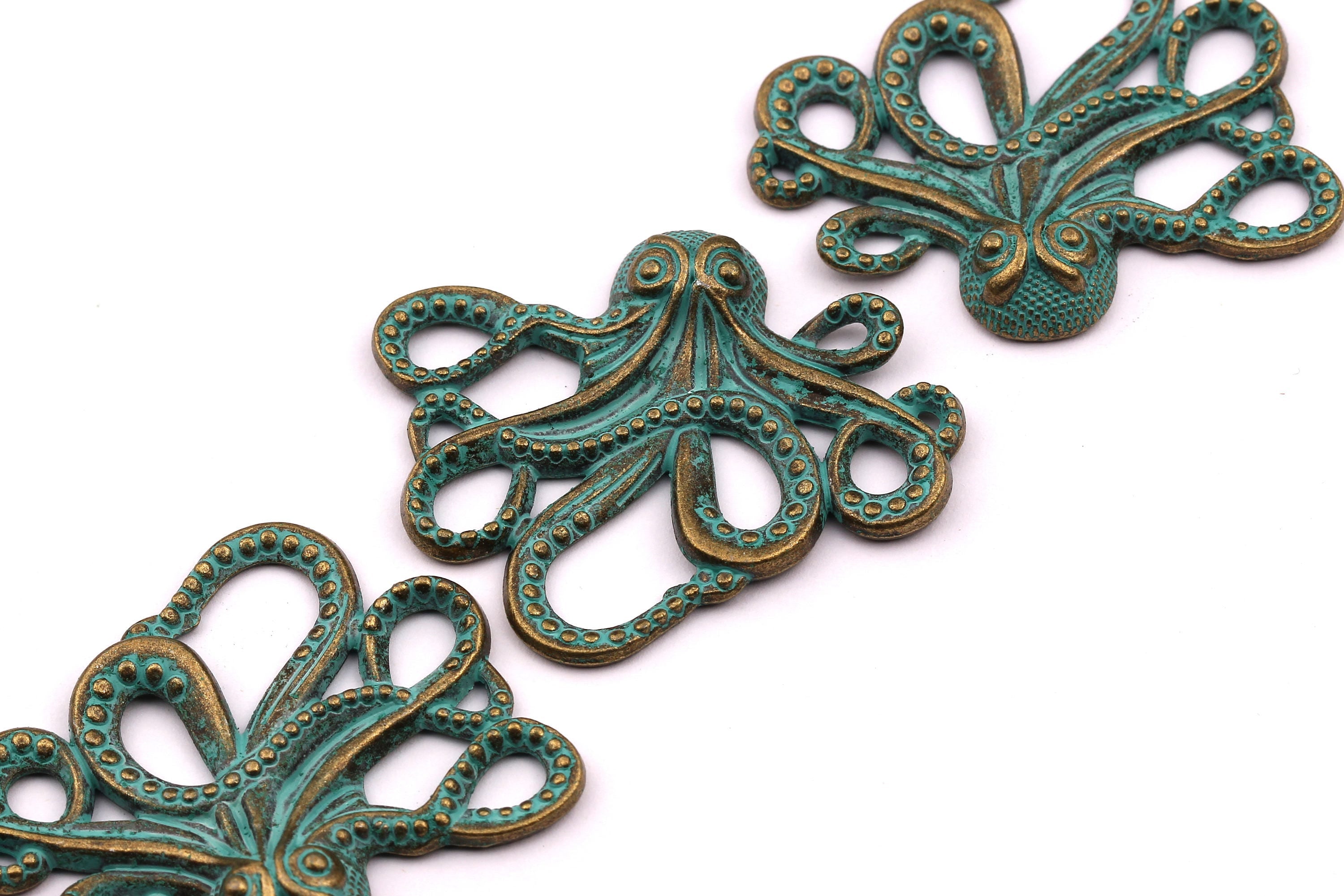 Faux Patina Pendant - Octopus Shaped - Alloy Charms - Antique Bronze Tone Necklace - Zinc Alloy Beads - Jewelry Supplies - 35x40x3mm ZZ1017 - DOMEDBAZAAR