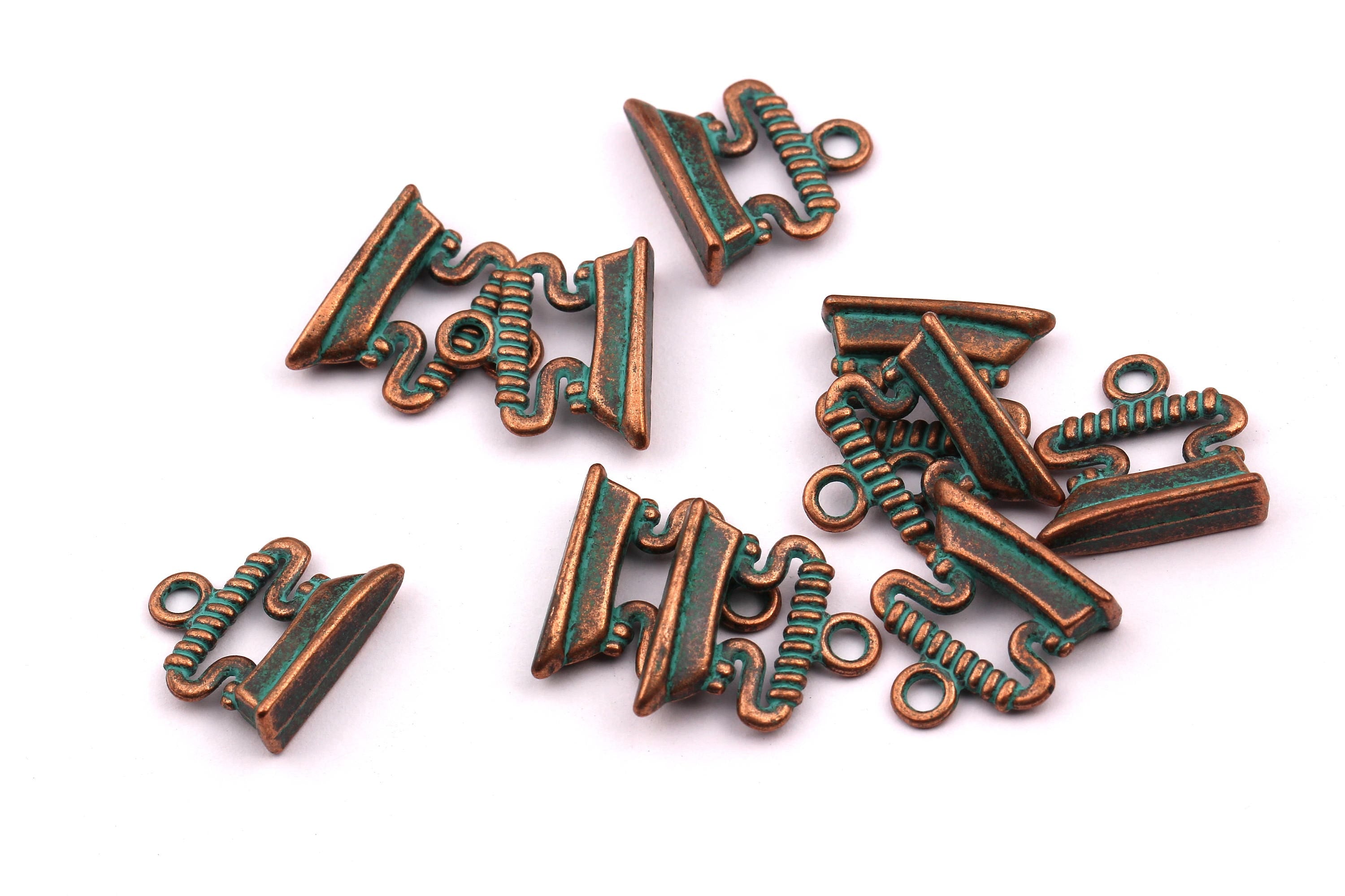 Faux Patina Pendant - Iron Shaped - Alloy Charms - Antique Bronze Tone Necklace - Zinc Alloy Beads - Jewelry Supplies - 15x18x5mm ZZ1029 - DOMEDBAZAAR