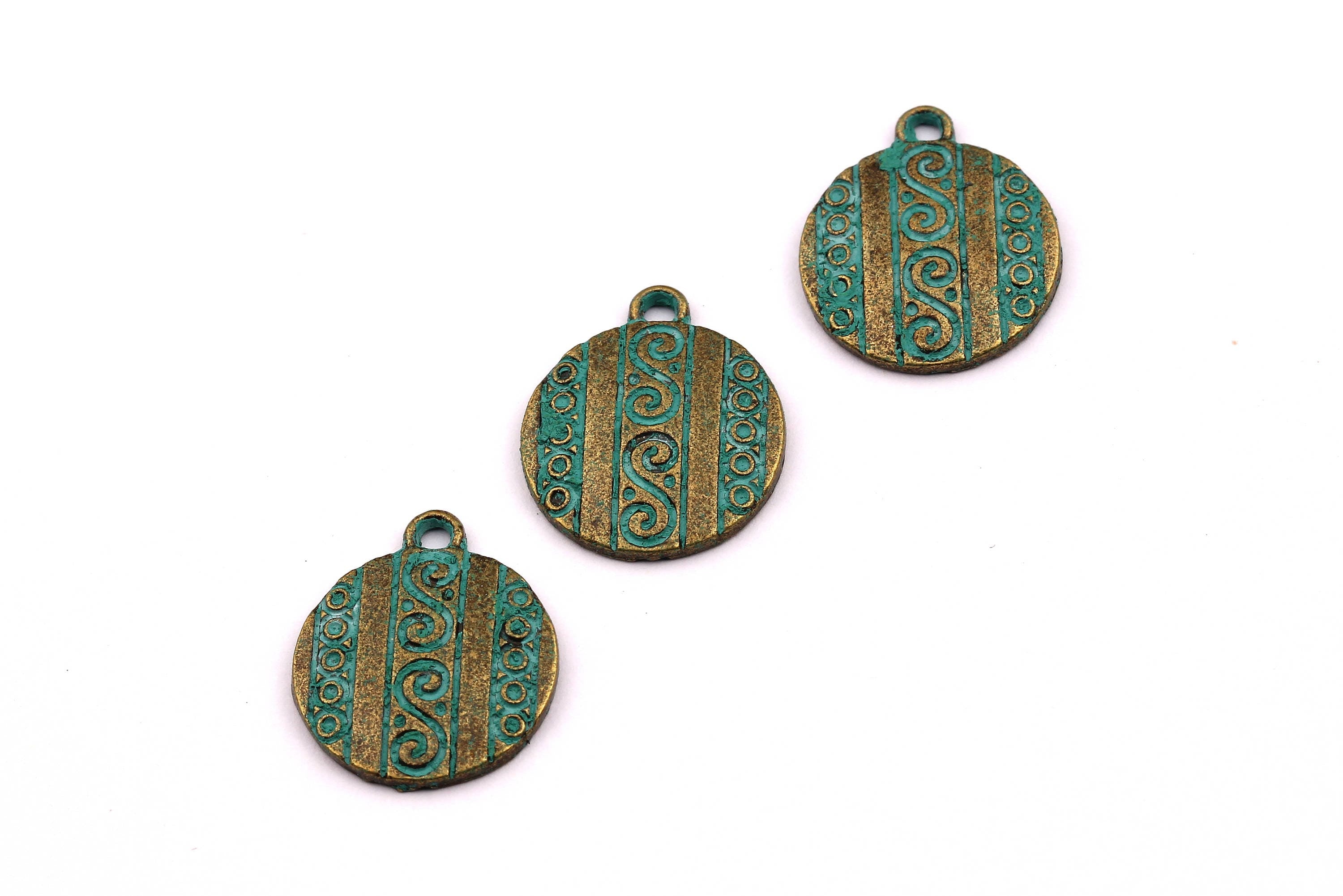 Faux Patina Pendant - Medal Shaped - Alloy Charms - Antique Bronze Tone Necklace - Zinc Alloy Beads - Jewelry Supplies - 17x17x2mm ZZ1064 - DOMEDBAZAAR