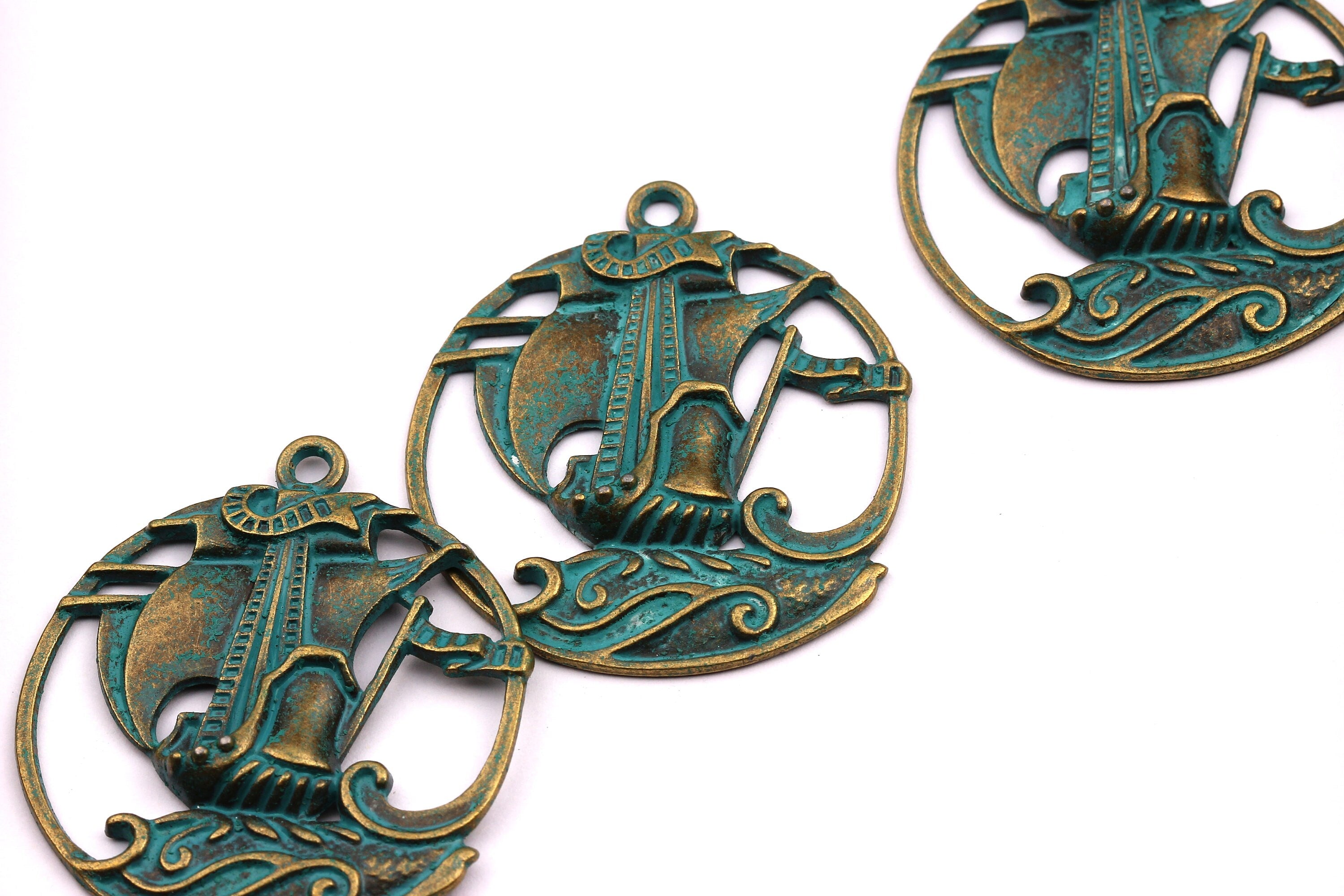 Faux Patina Pendant - Vessel Shaped - Alloy Charms - Antique Bronze Tone Necklace - Zinc Alloy Beads - Jewelry Supplies - 40x40x4.8mm ZZ1085 - DOMEDBAZAAR
