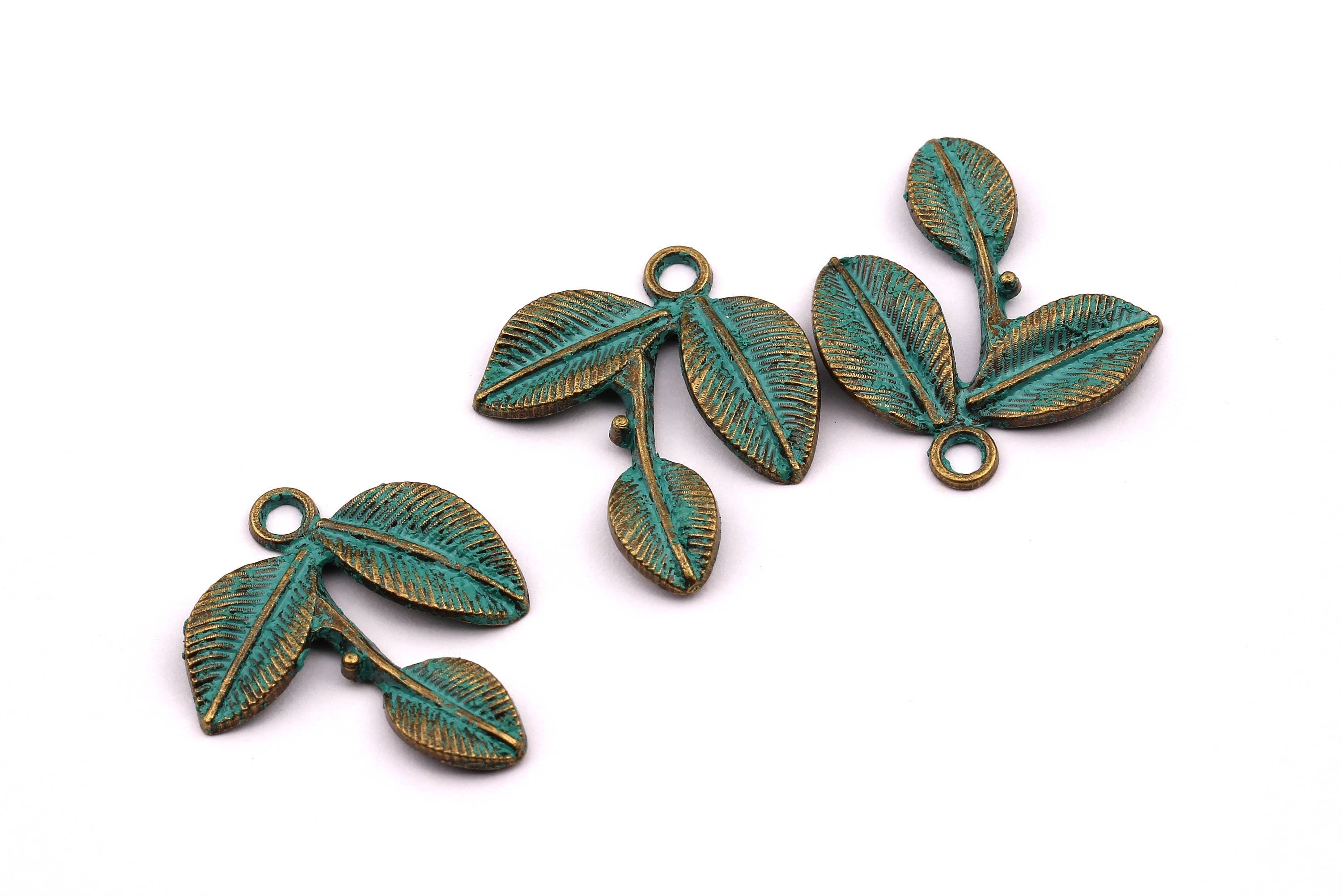Faux Patina Pendant - Leaves Shaped - Alloy Charms - Antique Bronze Tone Necklace - Zinc Alloy Beads - Jewelry Supplies - 25x23x2mm ZZ1099 - DOMEDBAZAAR