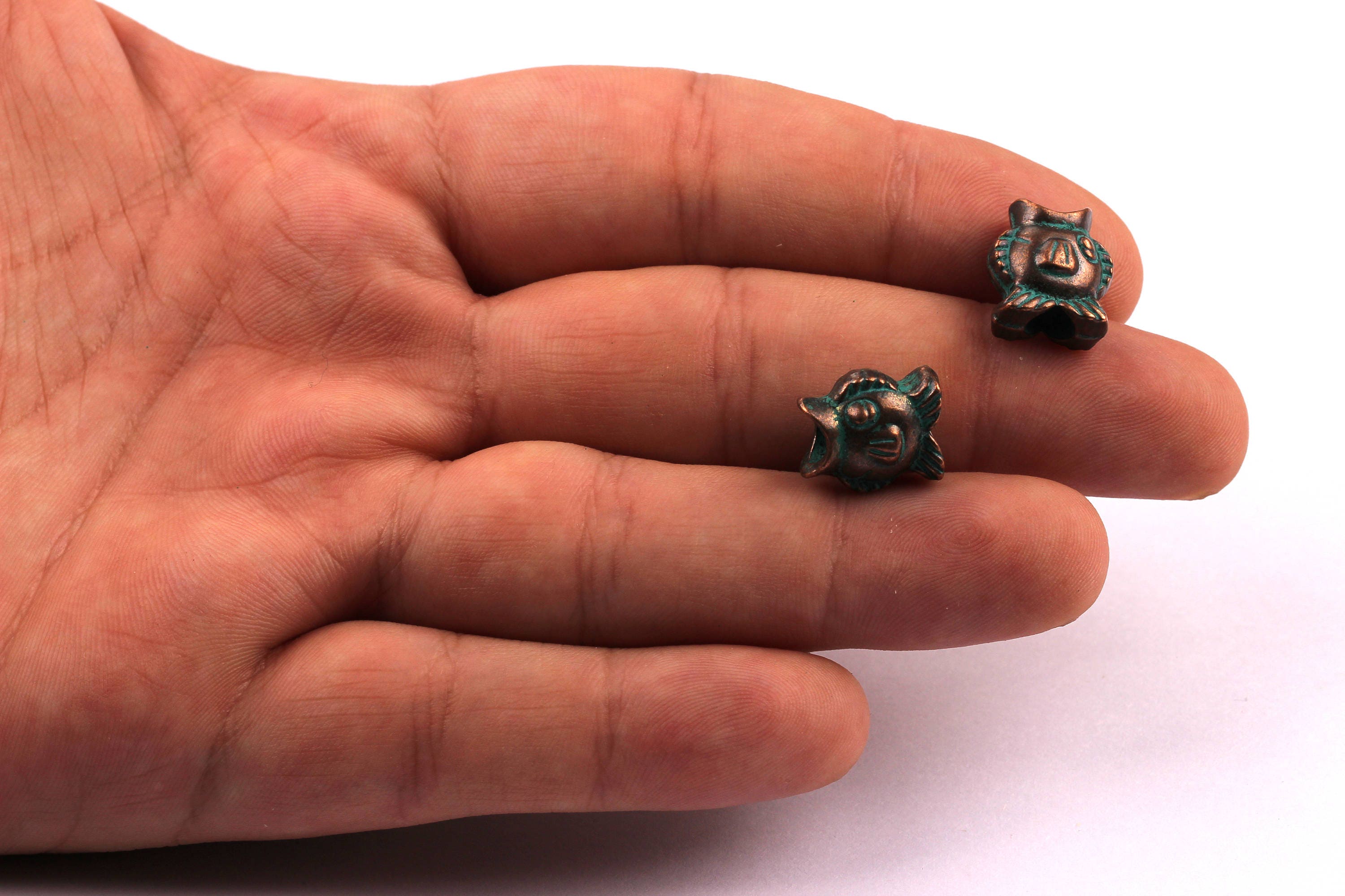 Faux Patina Beads - Fish Shaped - Alloy Charms - Antique Bronze Tone Necklace - Zinc Alloy Pendant - Jewelry Supplies - 14x9mm ZZ1110 - DOMEDBAZAAR