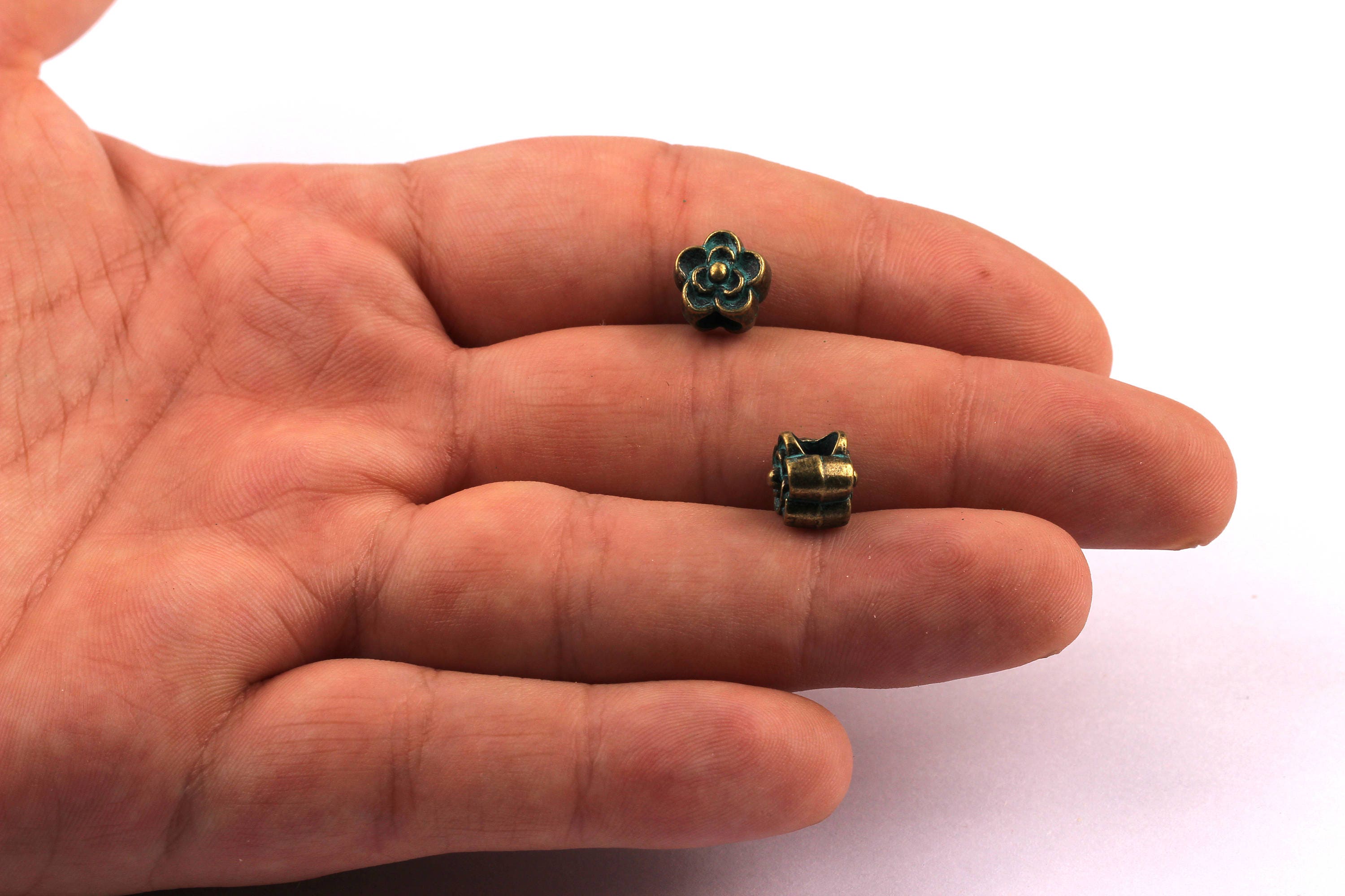 Faux Patina Beads - Flower Shaped - Alloy Charms - Antique Bronze Tone Necklace - Zinc Alloy Pendant - Jewelry Supplies - 9x7mm ZZ1121 - DOMEDBAZAAR