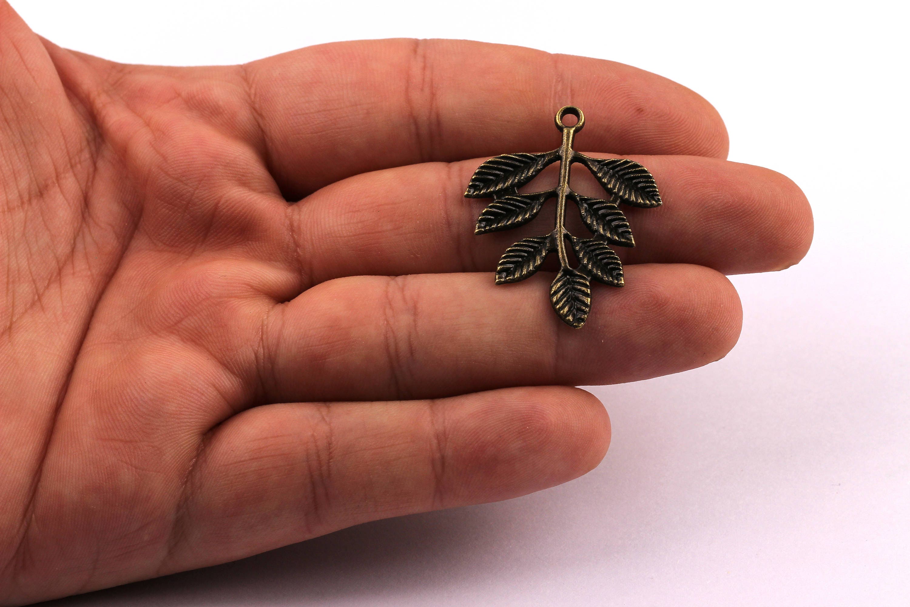 Zinc Alloy Pendant - Leaf Shaped - Alloy Charms - Antique Bronze Tone Necklace - Zinc Alloy Beads - Jewelry Supplies - 34x28x1.7mm ZZ1135 - DOMEDBAZAAR