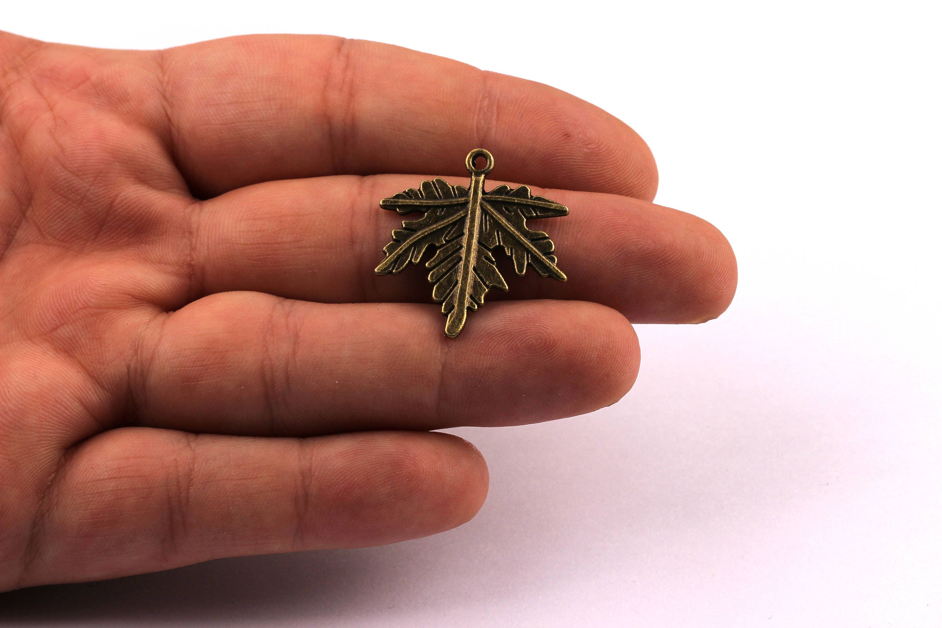 Zinc Alloy Pendant - Leaf Shaped - Alloy Charms - Antique Bronze Tone Necklace - Zinc Alloy Beads - Jewelry Supplies - 27x25x1.5mm ZZ1141 - DOMEDBAZAAR