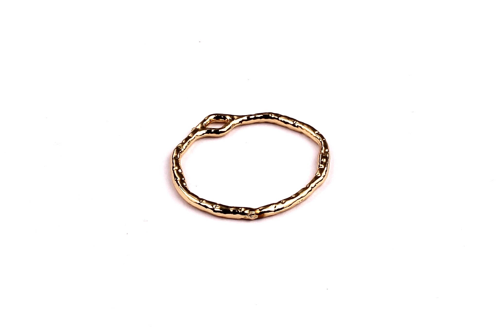 Circle Shaped Charms- Zinc Alloy Earring Findings - Gold Tone - Alloy Pendant for Necklace - Jewelry Supplies - 21x22x1.4mm - ZZ1148 - DOMEDBAZAAR