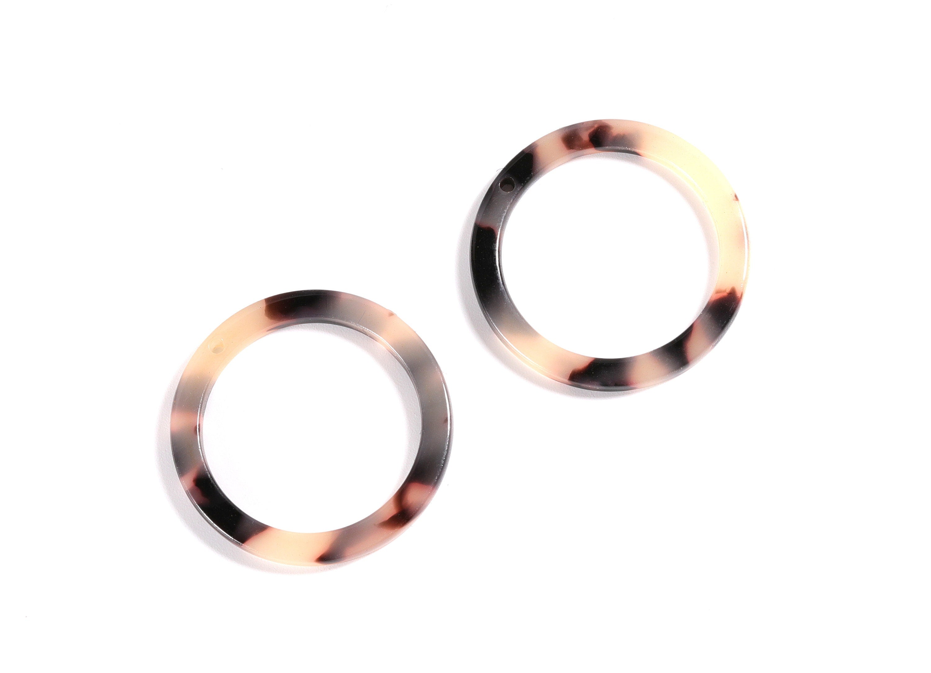 Acetate Hoop Earrings Charms - Blonde Tortoise Hoop Shell Earrings - Circle Shaped Pendant - Color Code: A06 - 29.8x29.8x2.52mm - AC1119B - DOMEDBAZAAR