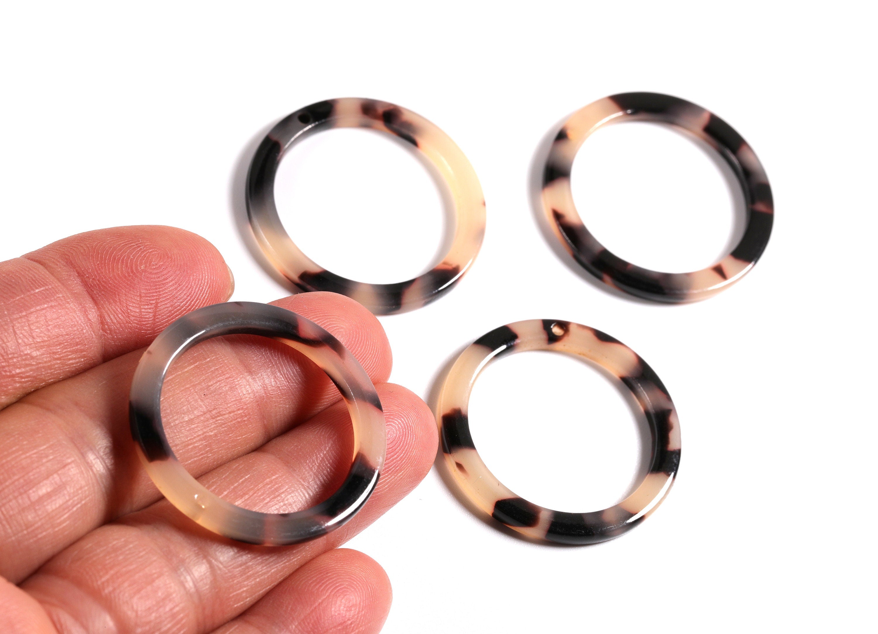 Acetate Hoop Earrings Charms - Blonde Tortoise Hoop Shell Earrings - Circle Shaped Pendant - Color Code: A06 - 29.8x29.8x2.52mm - AC1119B - DOMEDBAZAAR