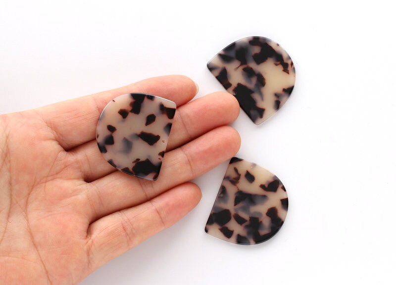 Acetate Acrylic Earring Charms - D Shaped Pendant- Acetate Tortoise Shell Charm - Color Code: A07 - 29.5x34.3x2.48mm - AC1094B - DOMEDBAZAAR