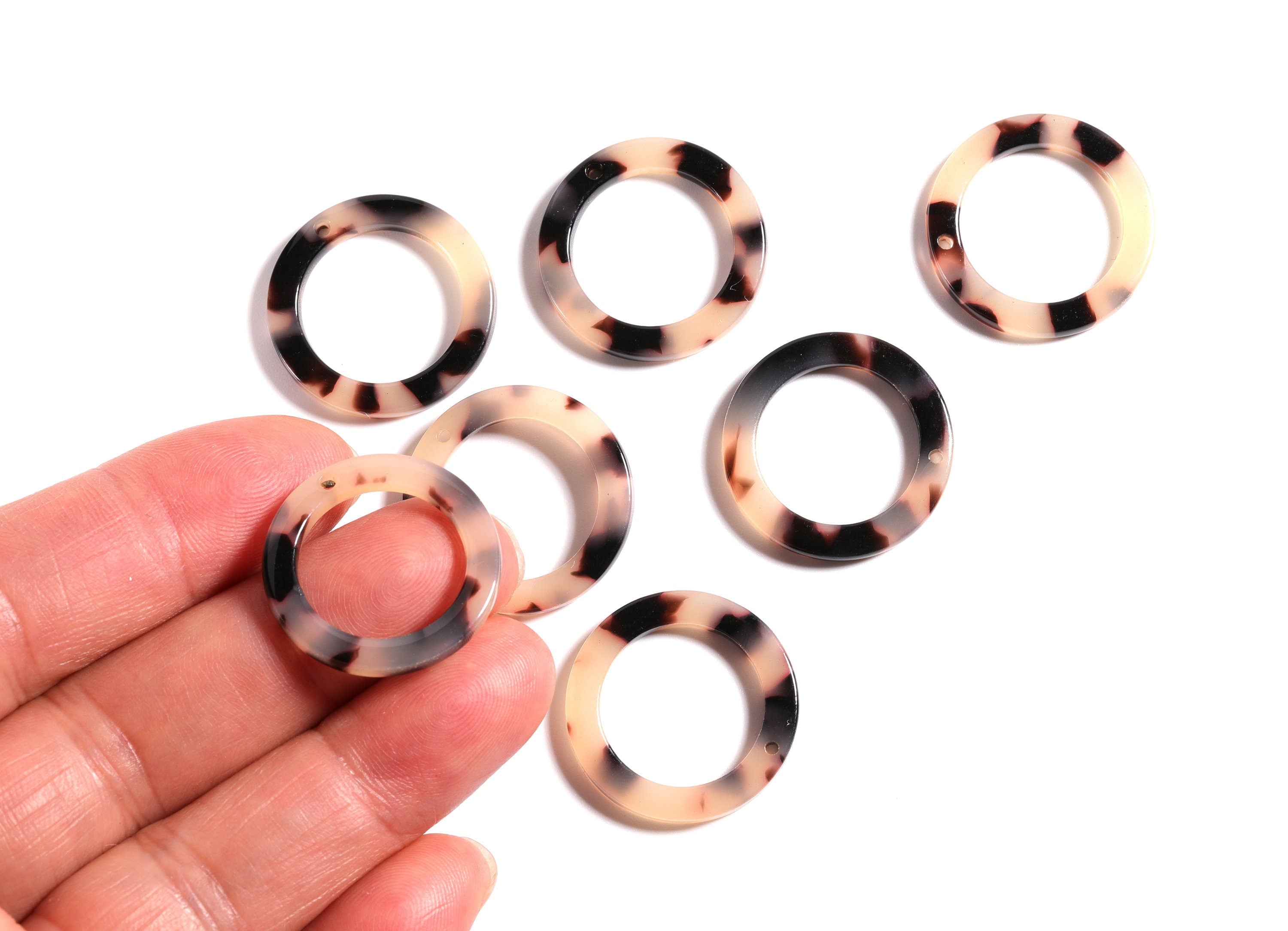 Acetate Hoop Earrings Charms - Blonde Tortoise Hoop Shell Earrings - Round Circle  Shaped - Color Code: A06 - 22.8x22.8x2.63mm - AC1118B - DOMEDBAZAAR