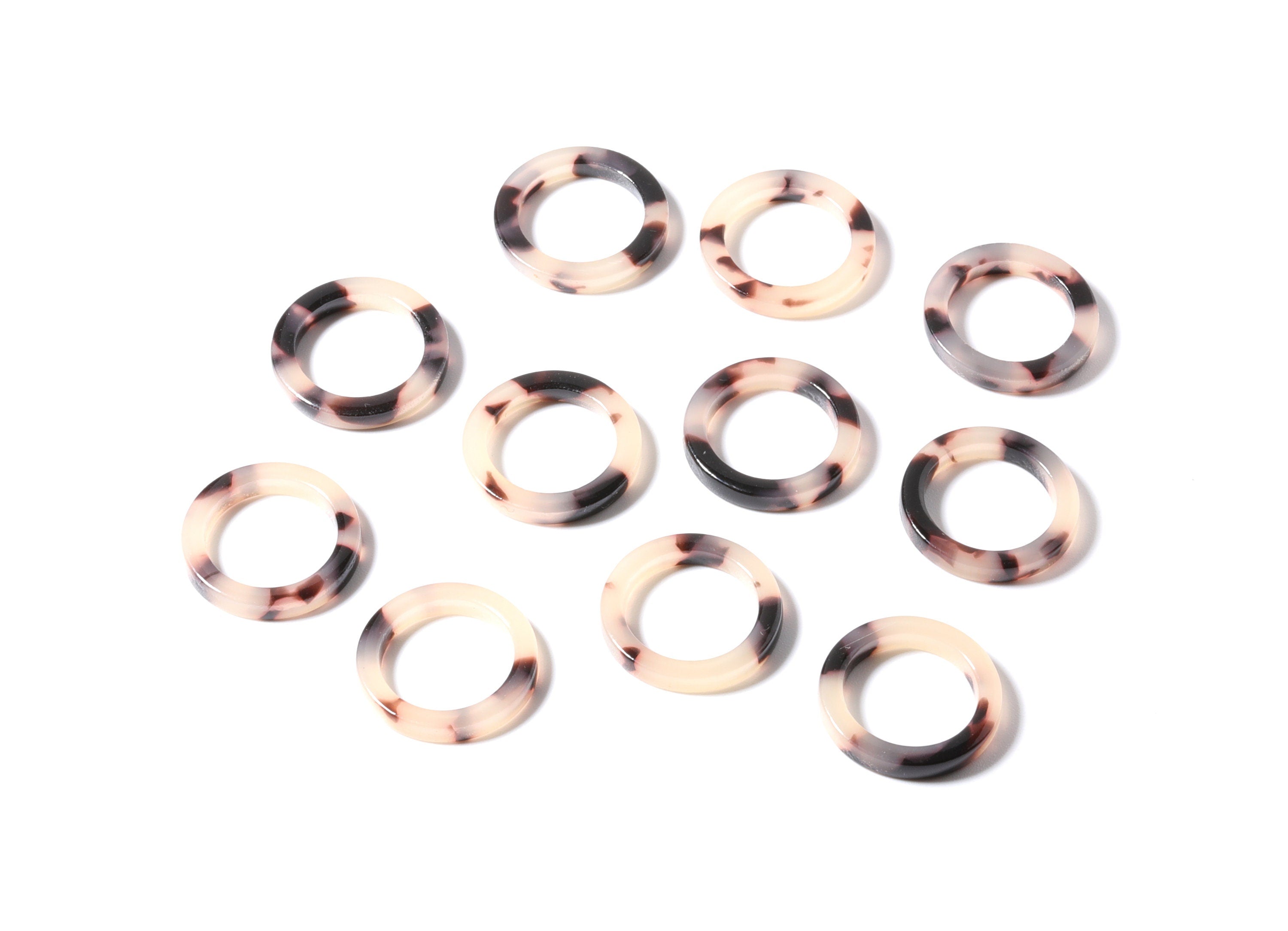 Acetate Acrylic Blonde Tortoise Shell Charms - Circle Shaped Pendant - Flat Cable Chain - Color Code: A06 - 16.7x16.7x2.58mm - AC1157B - DOMEDBAZAAR