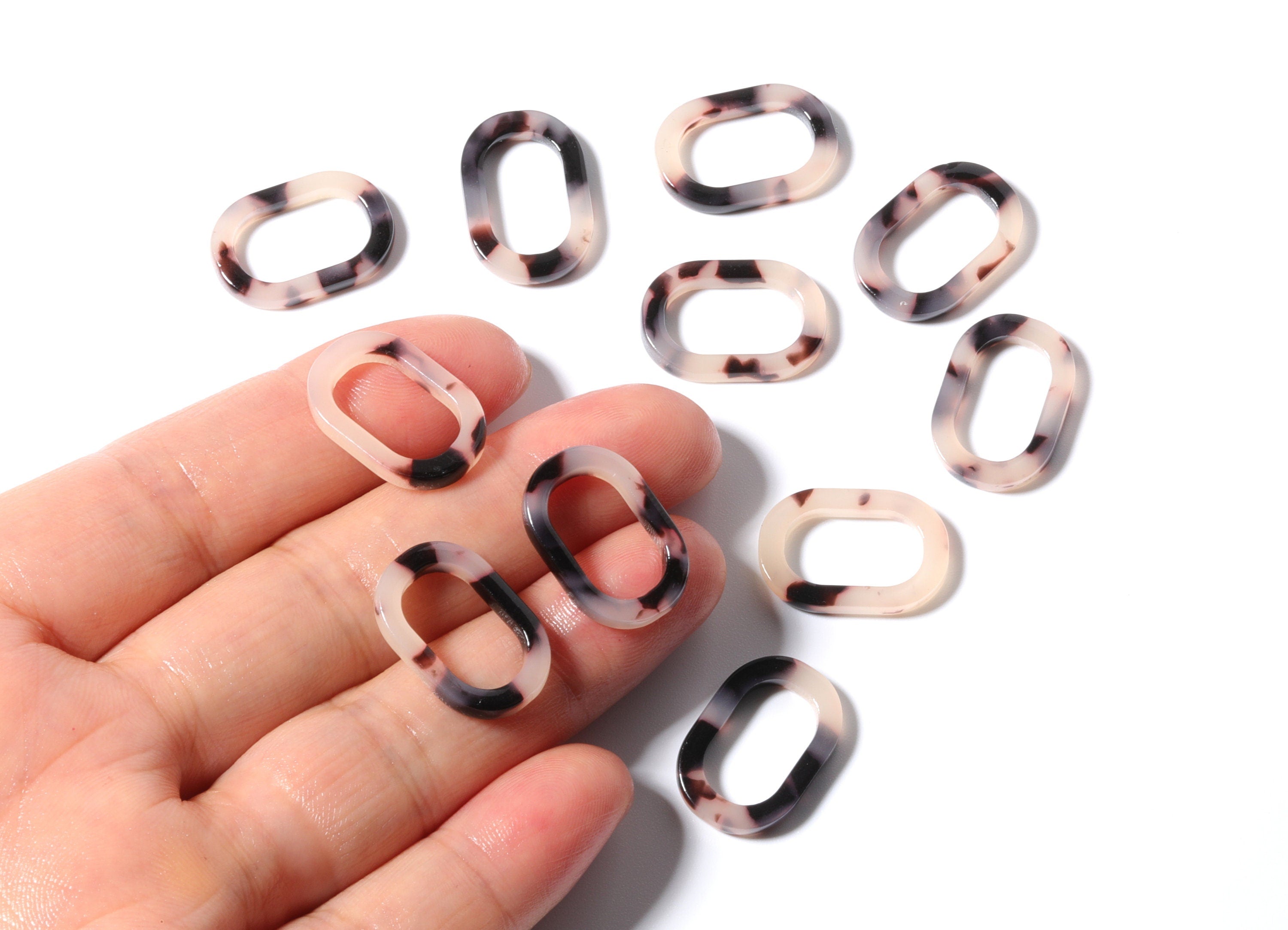 Acetate Acrylic Blonde Tortoise Shell Charms - Oval Shaped Pendant - Flat Cable Chain - Color Code: A07 - 19.65x13.3x2.58mm - AC1176B - DOMEDBAZAAR