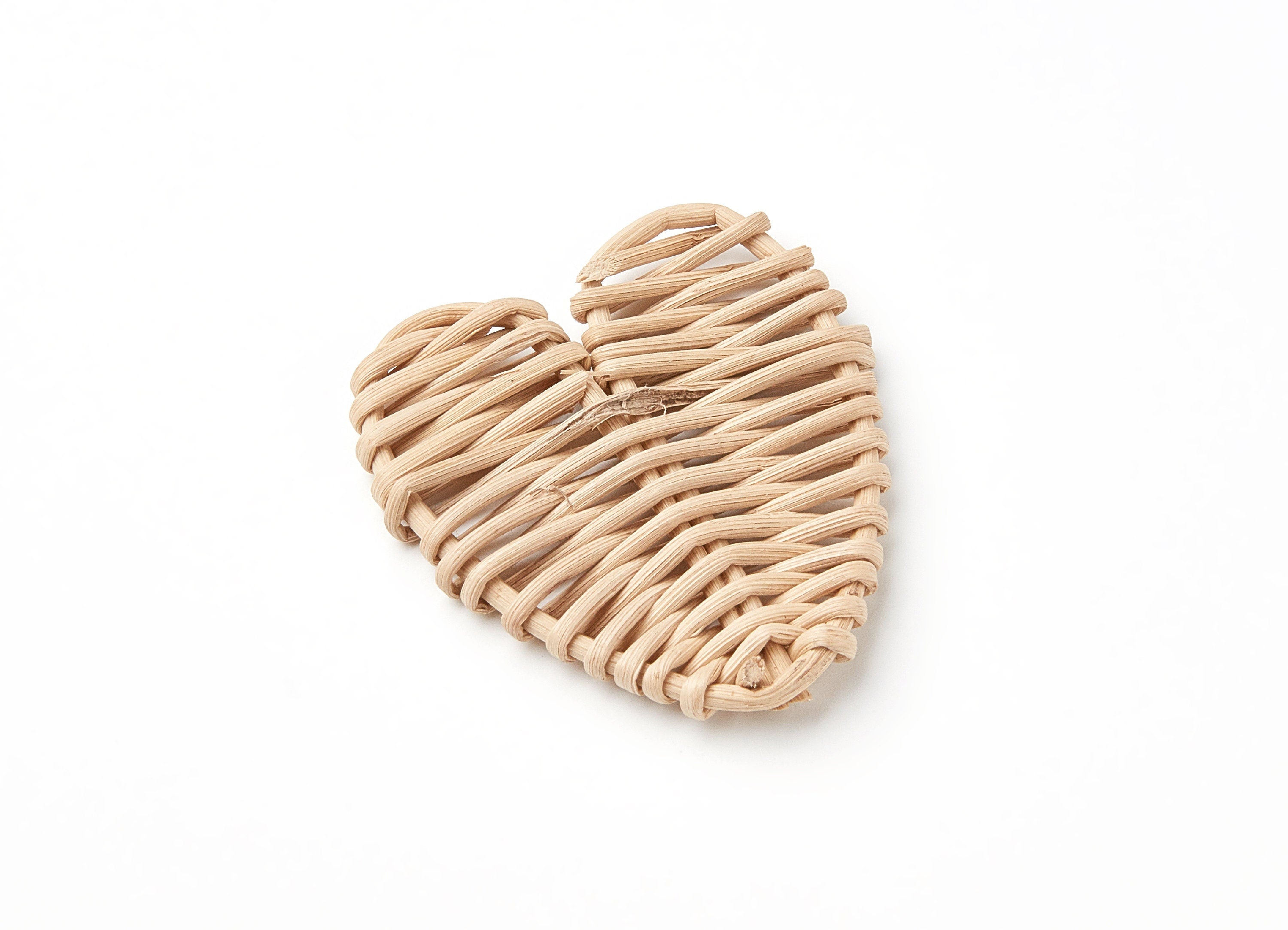 Handwoven Rattan Earrings - Heart Shaped Rattan Pendant - Wooden Straw Earring - Jewelery Handmade - 52,9x50,8x4,75mm - RT1091 - DOMEDBAZAAR