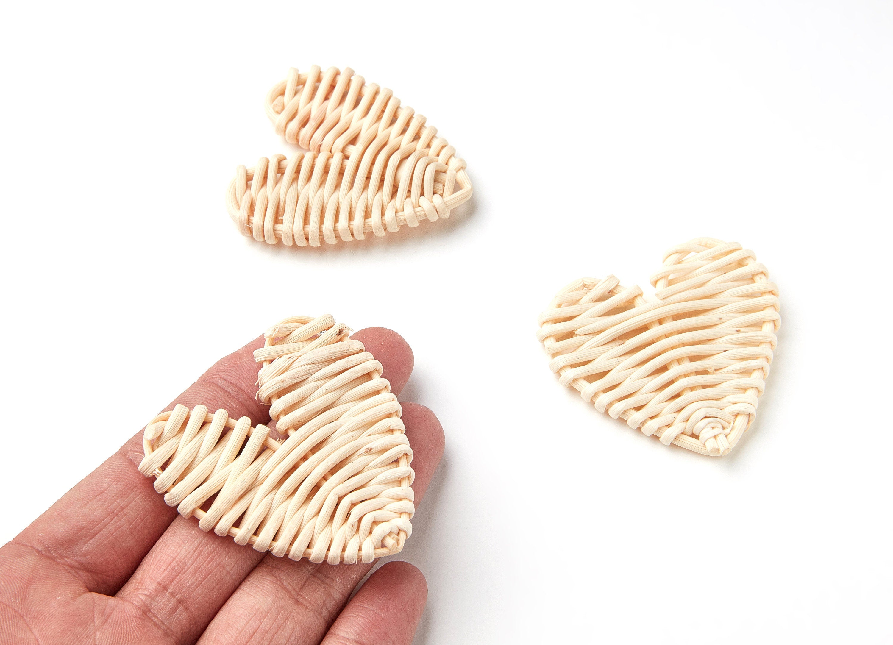 Handwoven Rattan Earrings - Heart Shaped Rattan Pendant - Wooden Straw Earring - Jewelery Handmade - 58x50x5,55mm - RT1085 - DOMEDBAZAAR