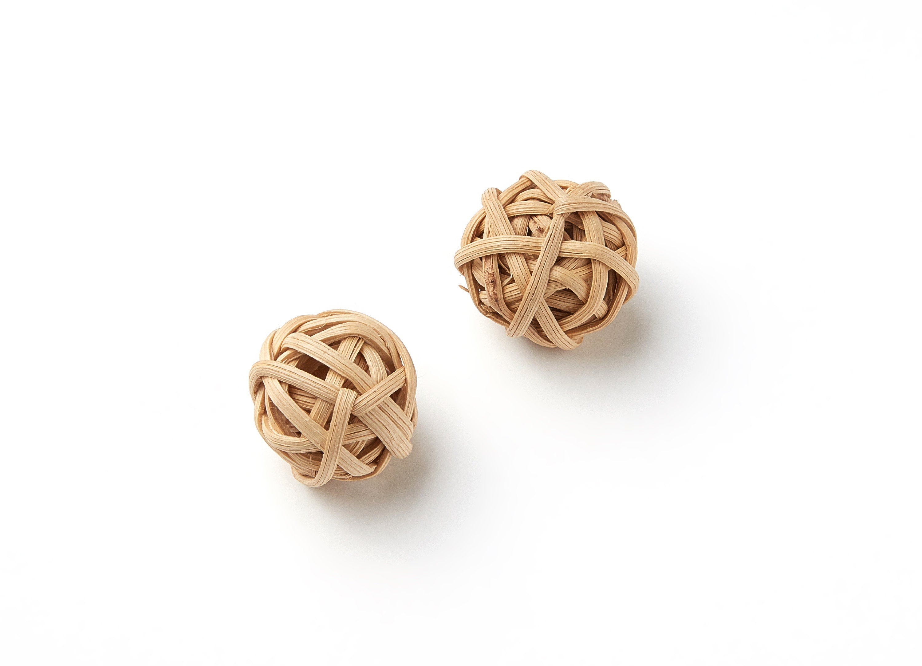 Handwoven Paper Rope Earrings - Ball Shaped Paper Rope Pendant - Wooden Straw Earring - Jewelery Handmade - 22.7x22.7mm - RT1069 - DOMEDBAZAAR