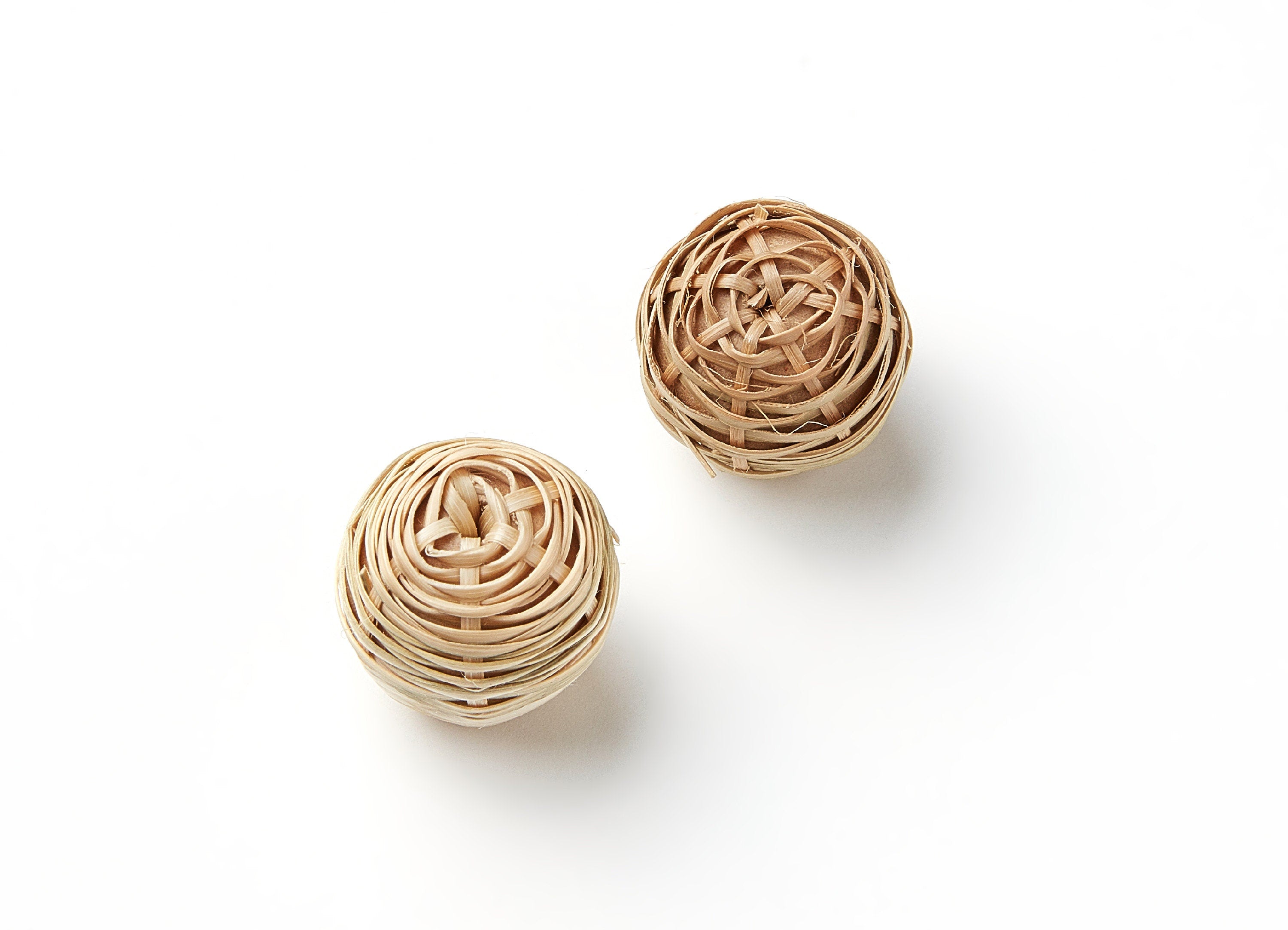 Handwoven Paper Rope Earrings - Ball Shaped Paper Rope Pendant - Wooden Straw Earring - Jewelery Handmade - 23.2x21.4mm - RT1067 - DOMEDBAZAAR